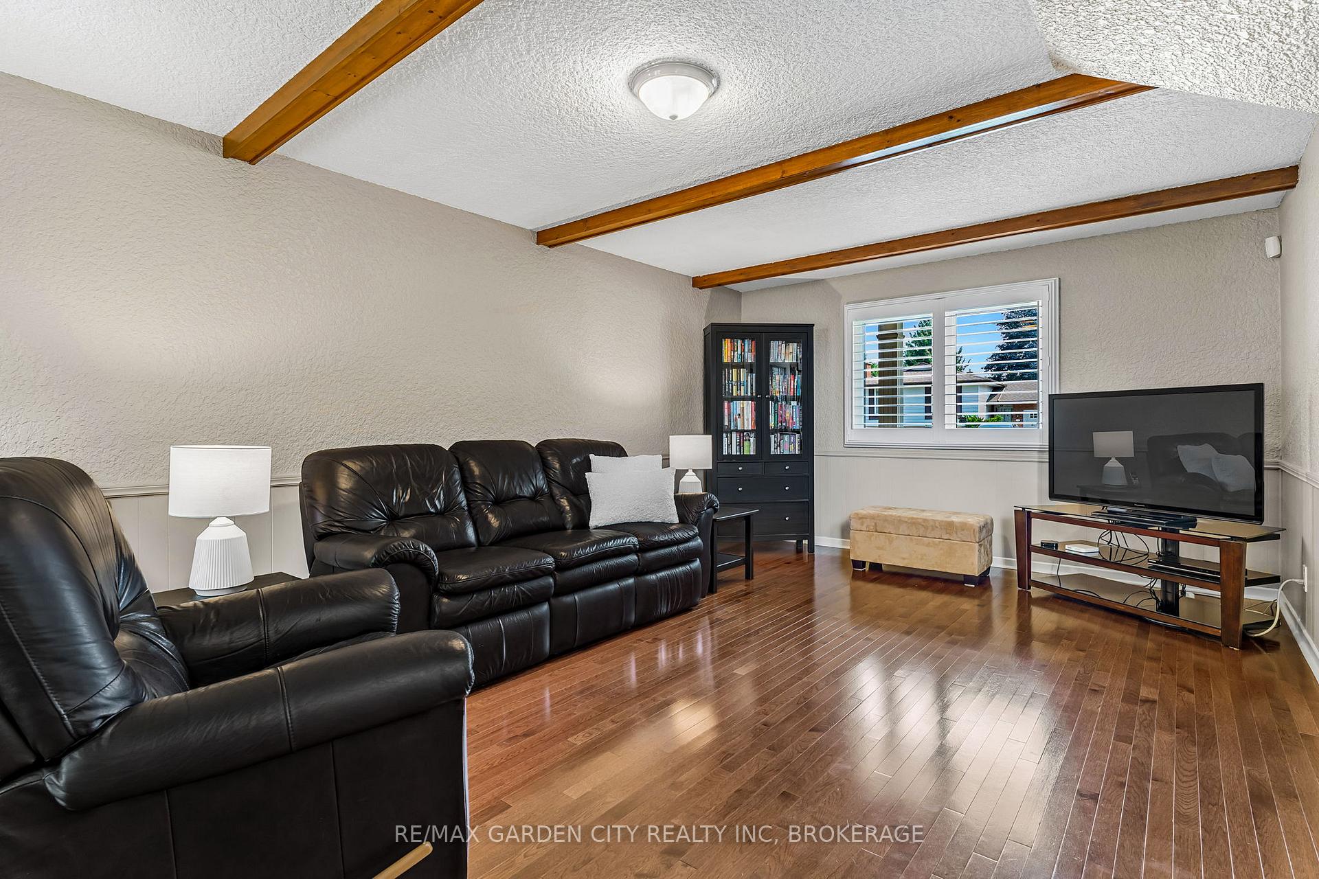 Photo 20 of 16 Meadowbrook Crescent, St. Catharines, Carlton/Bunting — HOMEH