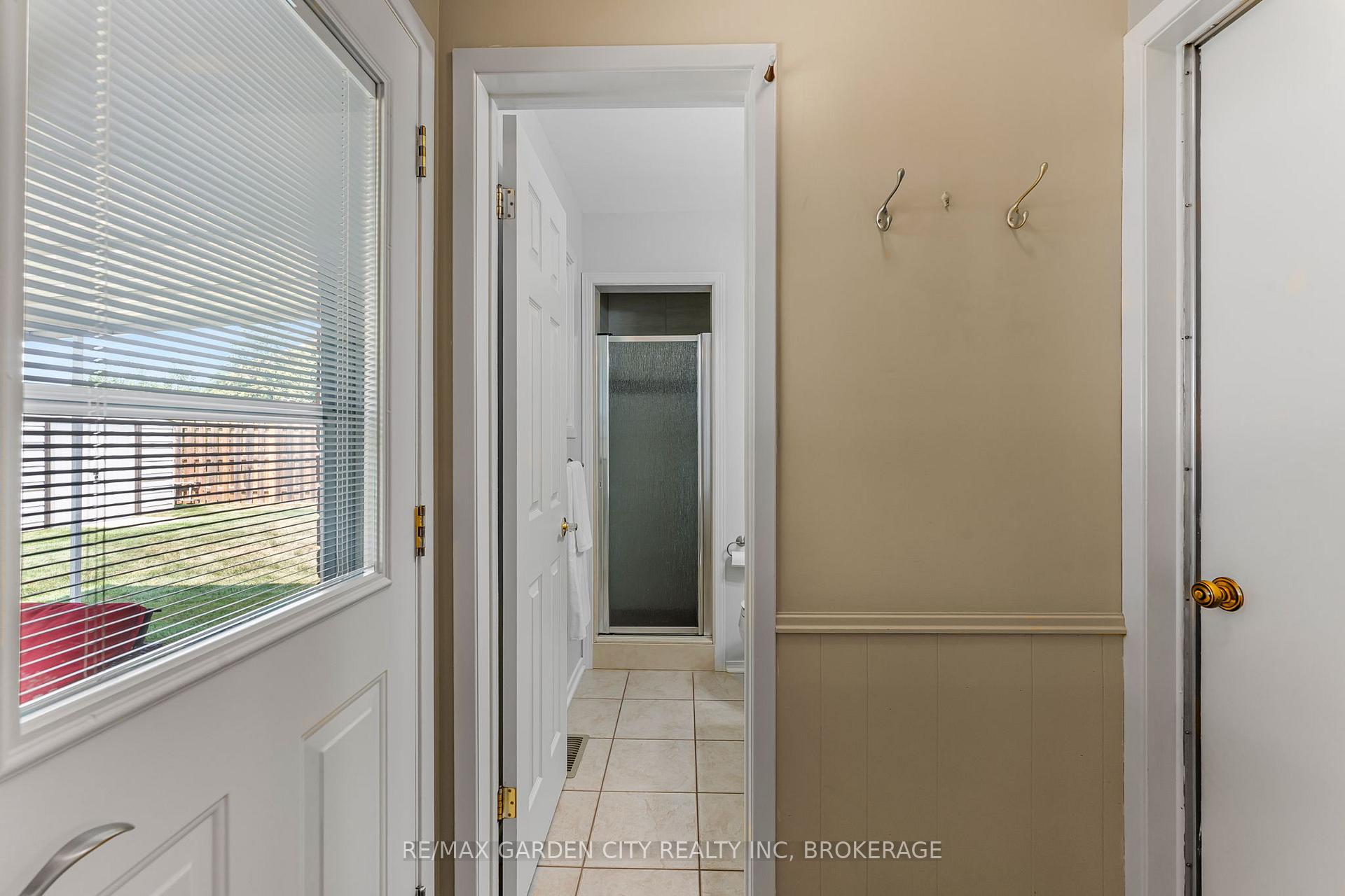 Photo 21 of 16 Meadowbrook Crescent, St. Catharines, Carlton/Bunting — HOMEH