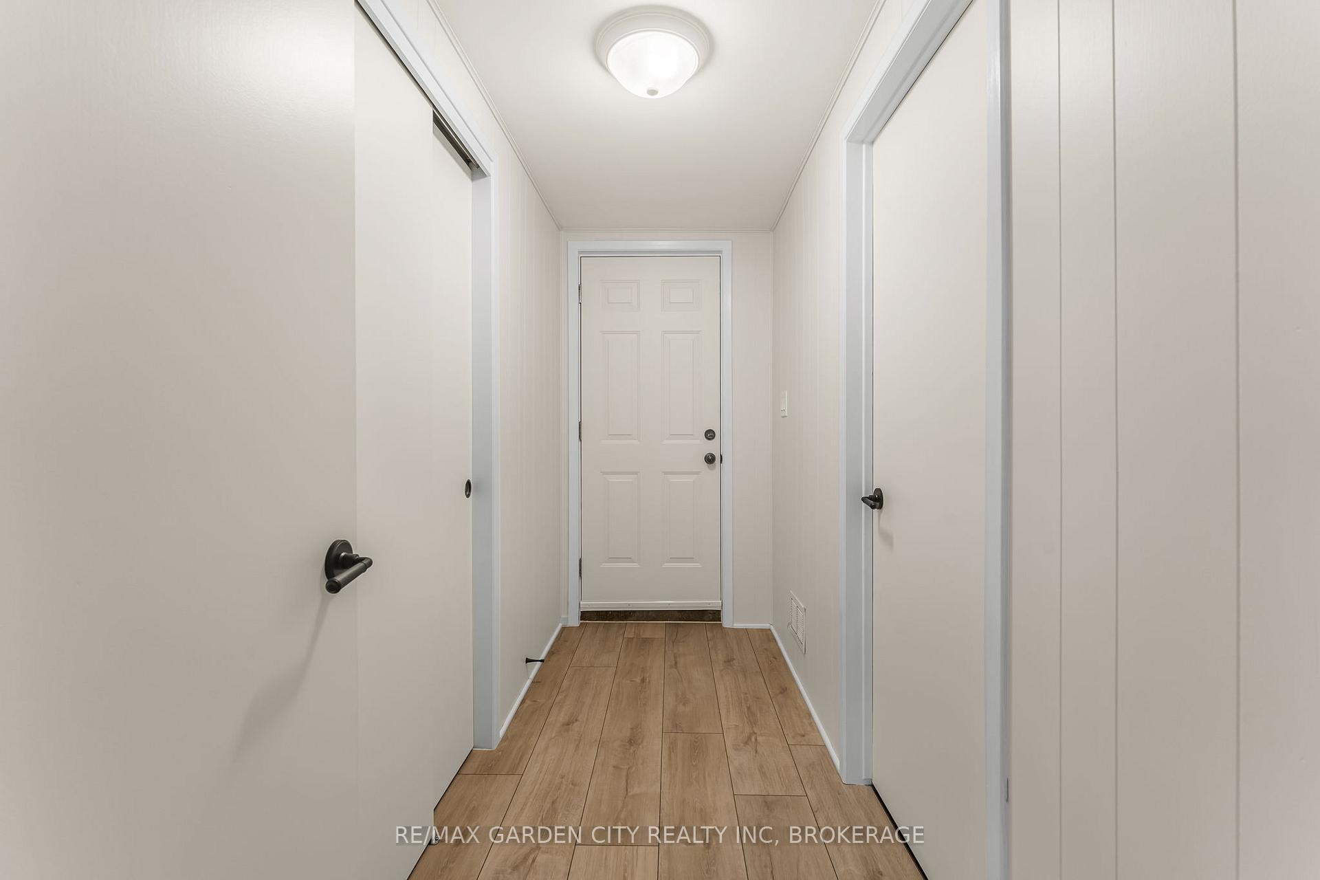 Photo 37 of 16 Meadowbrook Crescent, St. Catharines, Carlton/Bunting — HOMEH