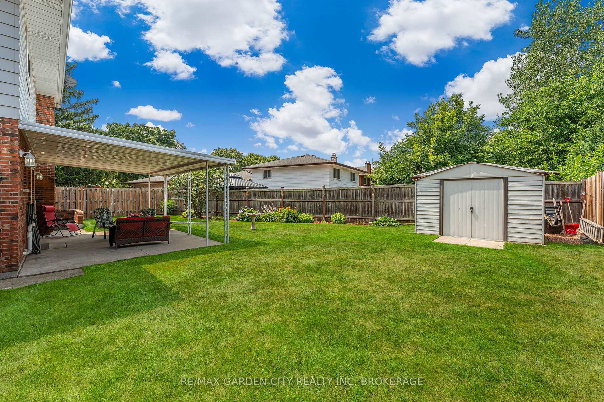 Photo 38 of 16 Meadowbrook Crescent, St. Catharines, Carlton/Bunting — HOMEH