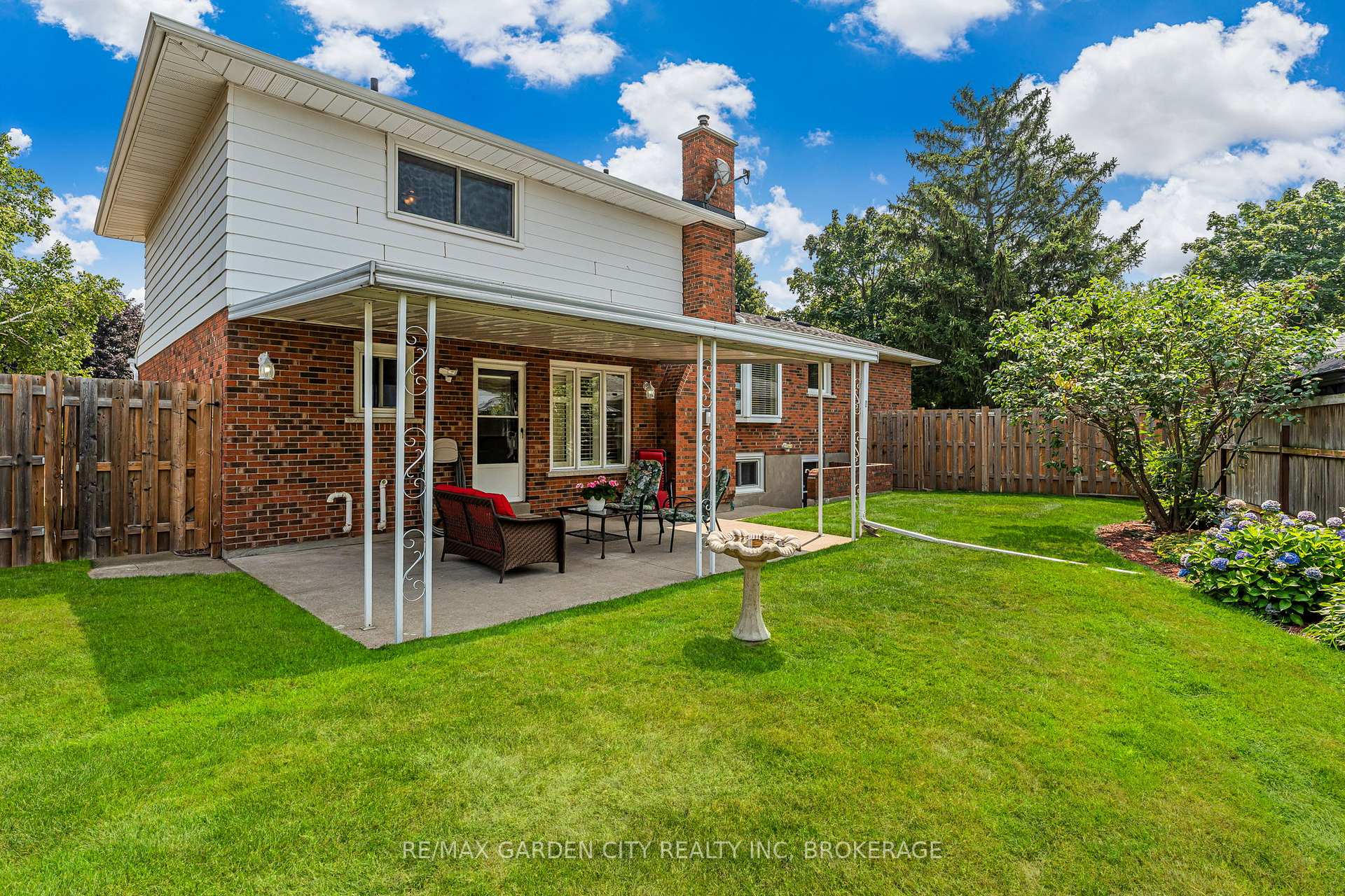 Photo 39 of 16 Meadowbrook Crescent, St. Catharines, Carlton/Bunting — HOMEH