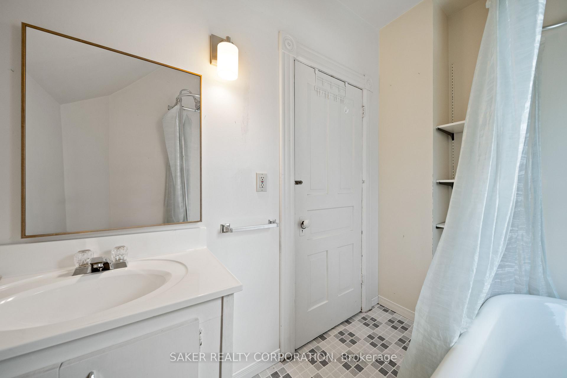 Photo 14 of 79 St Catharine Street, St. Thomas — HOMEH
