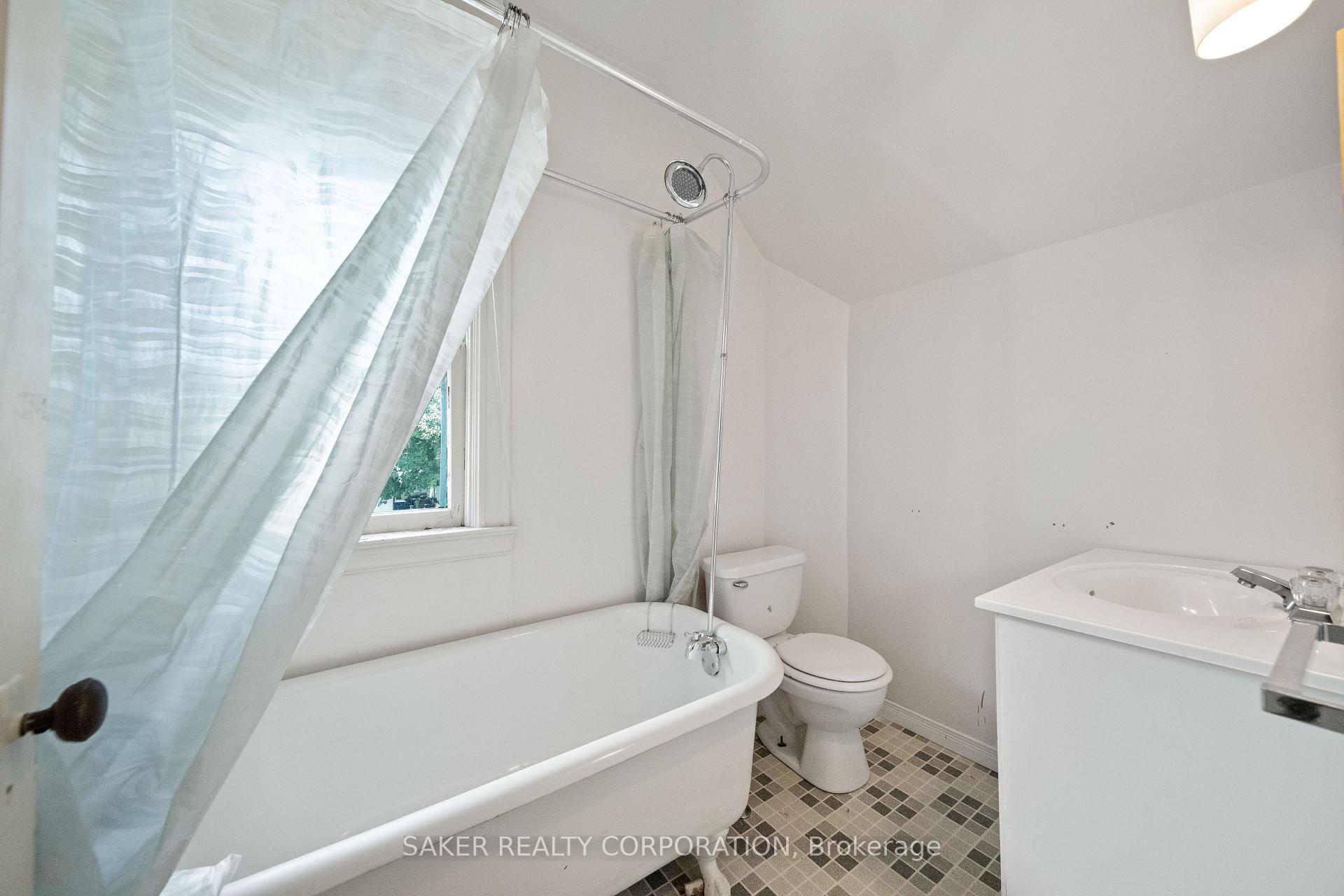 Photo 15 of 79 St Catharine Street, St. Thomas — HOMEH