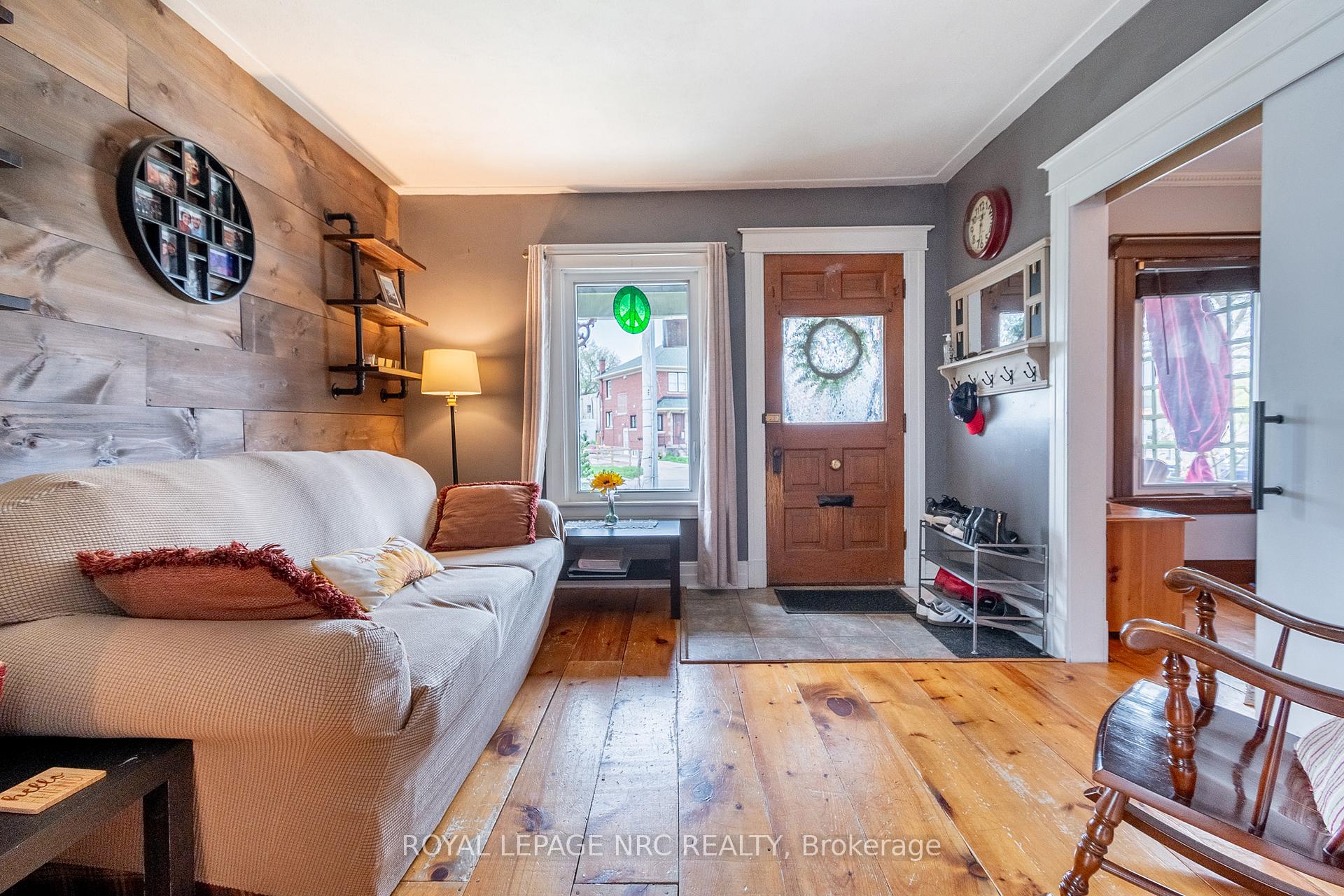 Photo 9 of 178 Lake Street, St. Catharines, Downtown — HOMEH