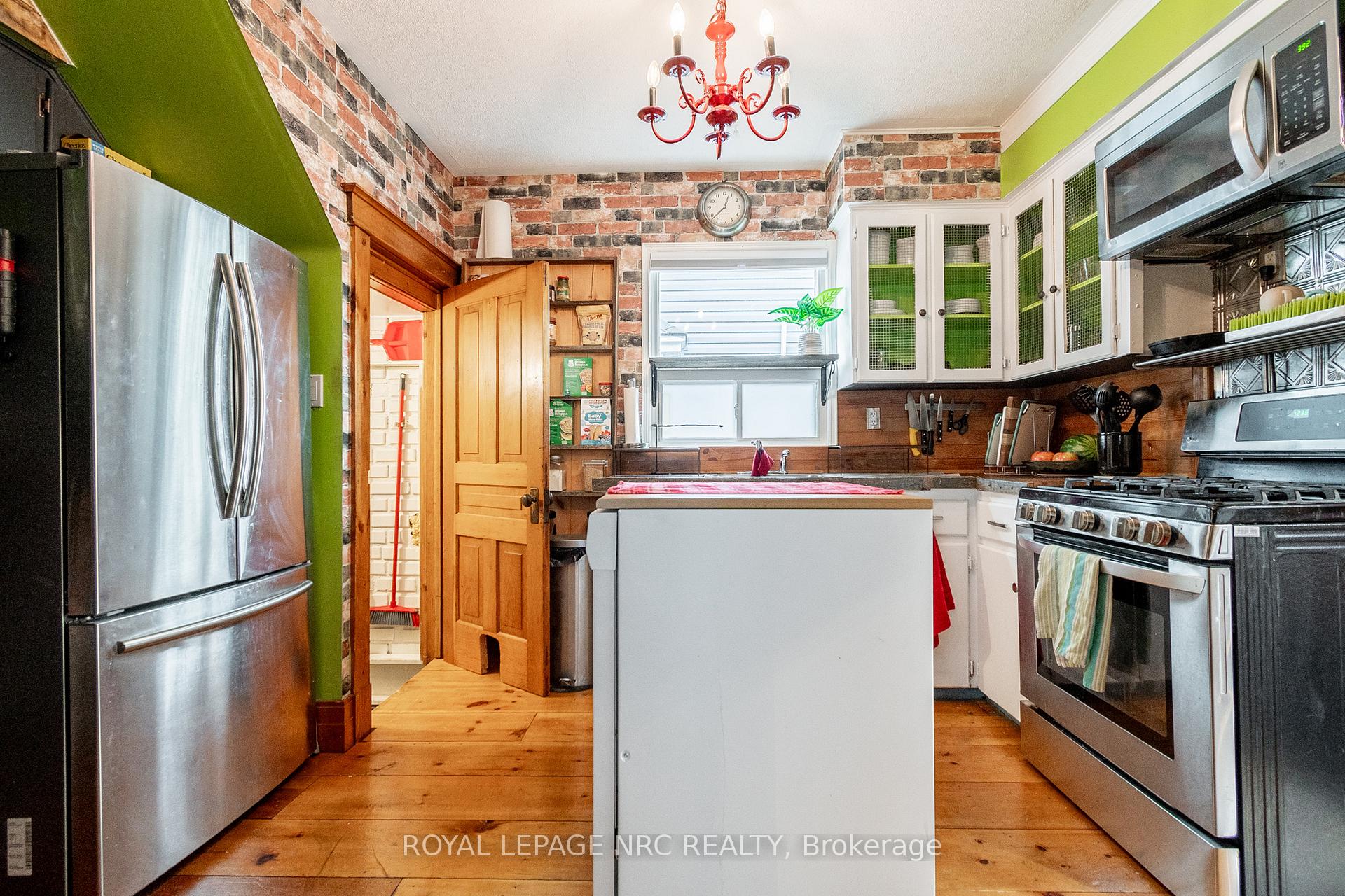 Photo 16 of 178 Lake Street, St. Catharines, Downtown — HOMEH