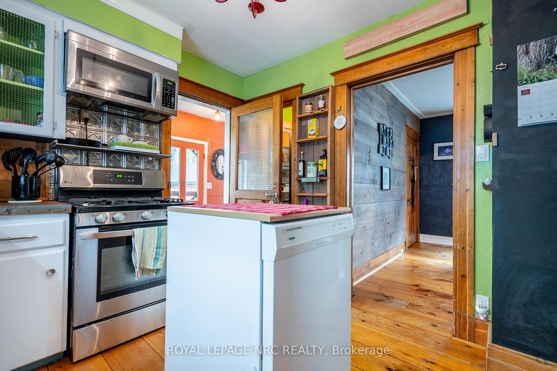 Photo 18 of 178 Lake Street, St. Catharines, Downtown — HOMEH