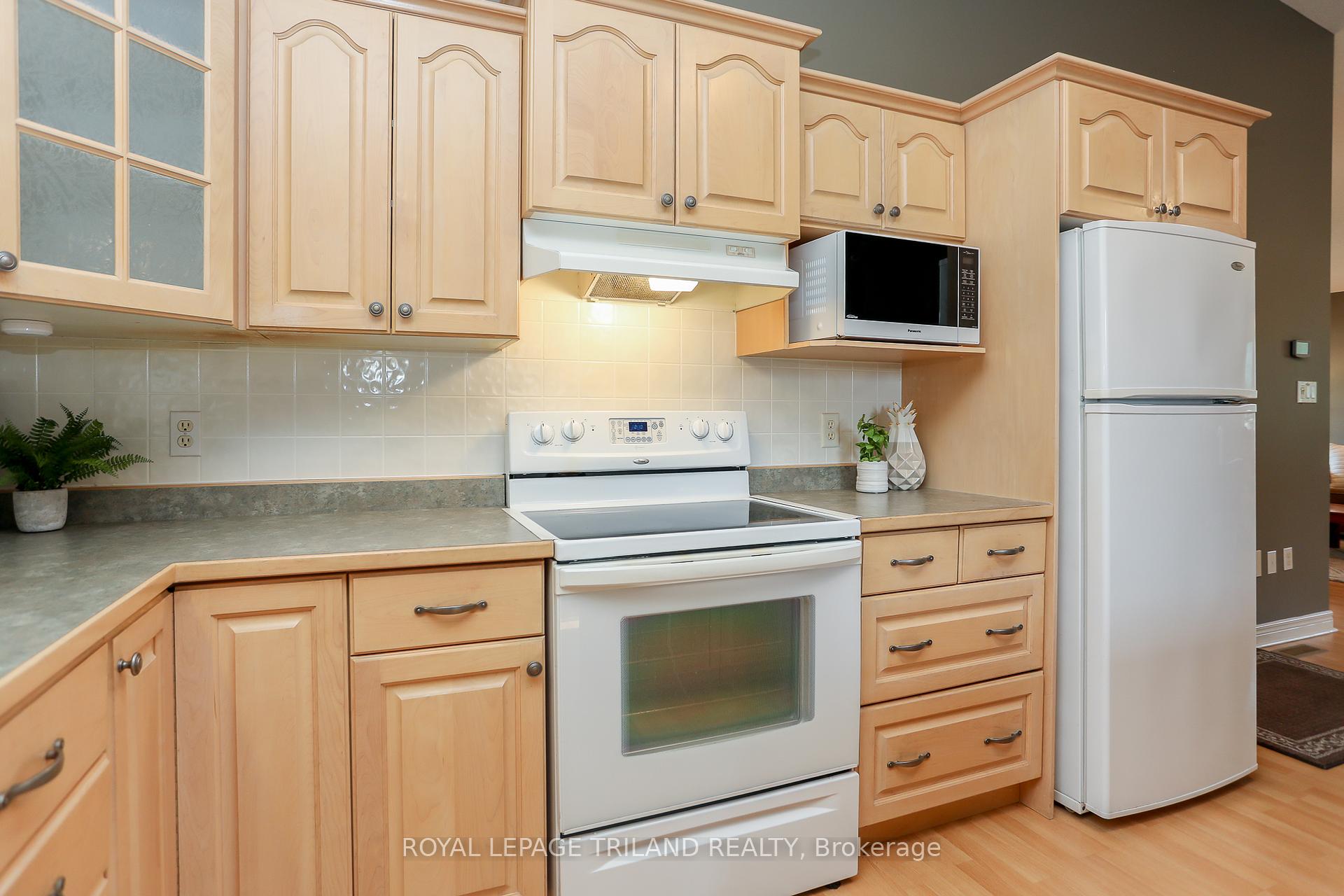 Photo 10 of 20 Linden Lane, St. Thomas — HOMEH