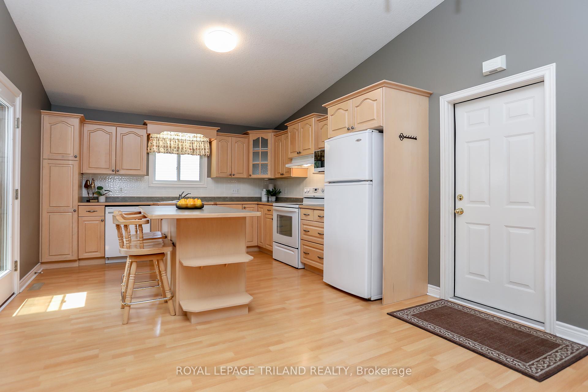 Photo 12 of 20 Linden Lane, St. Thomas — HOMEH
