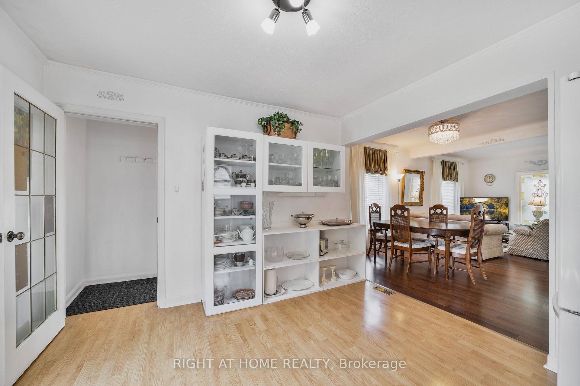 Photo 5 of 37 Cosby Avenue, St. Catharines, Facer — HOMEH