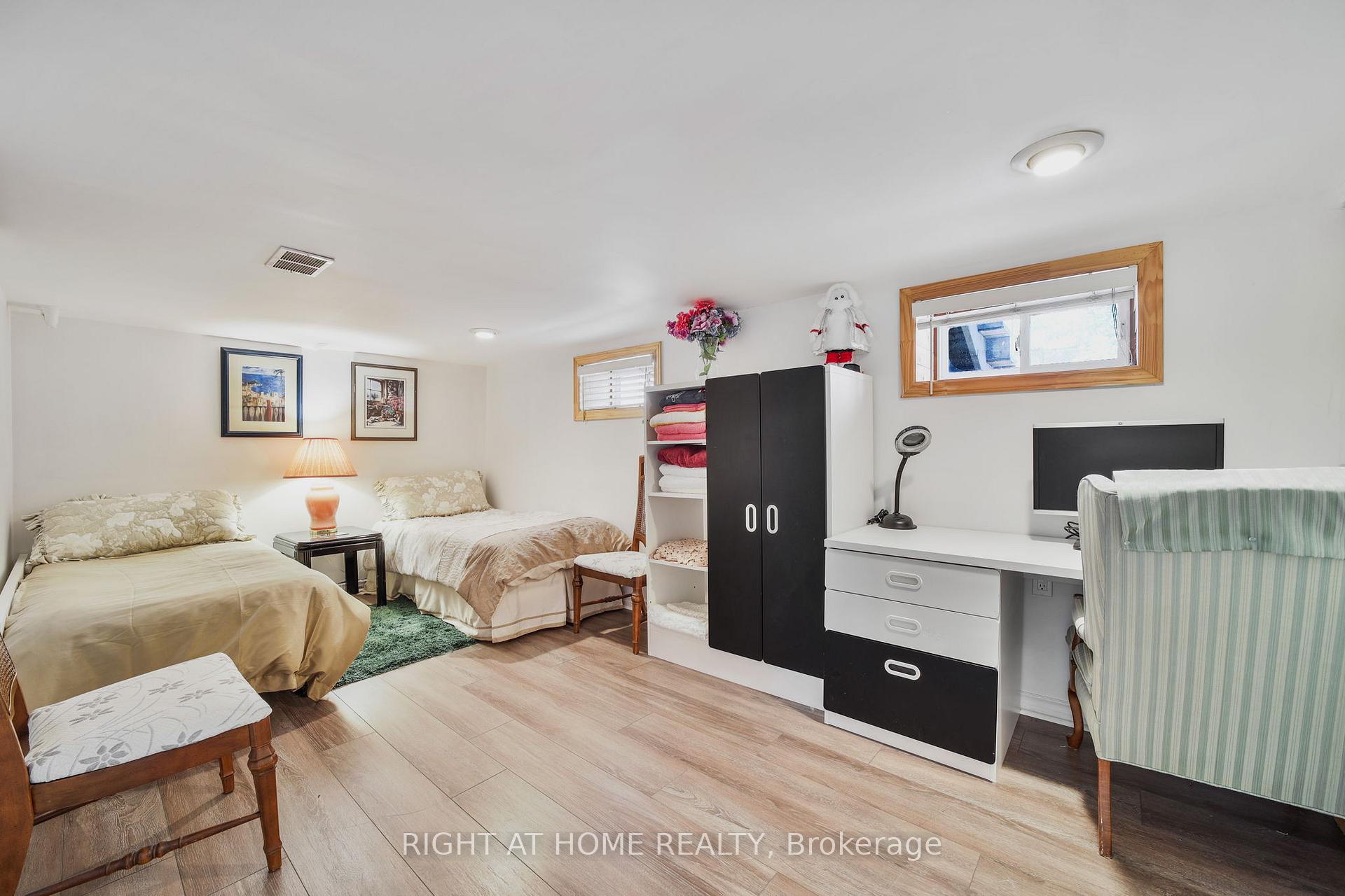 Photo 12 of 37 Cosby Avenue, St. Catharines, Facer — HOMEH