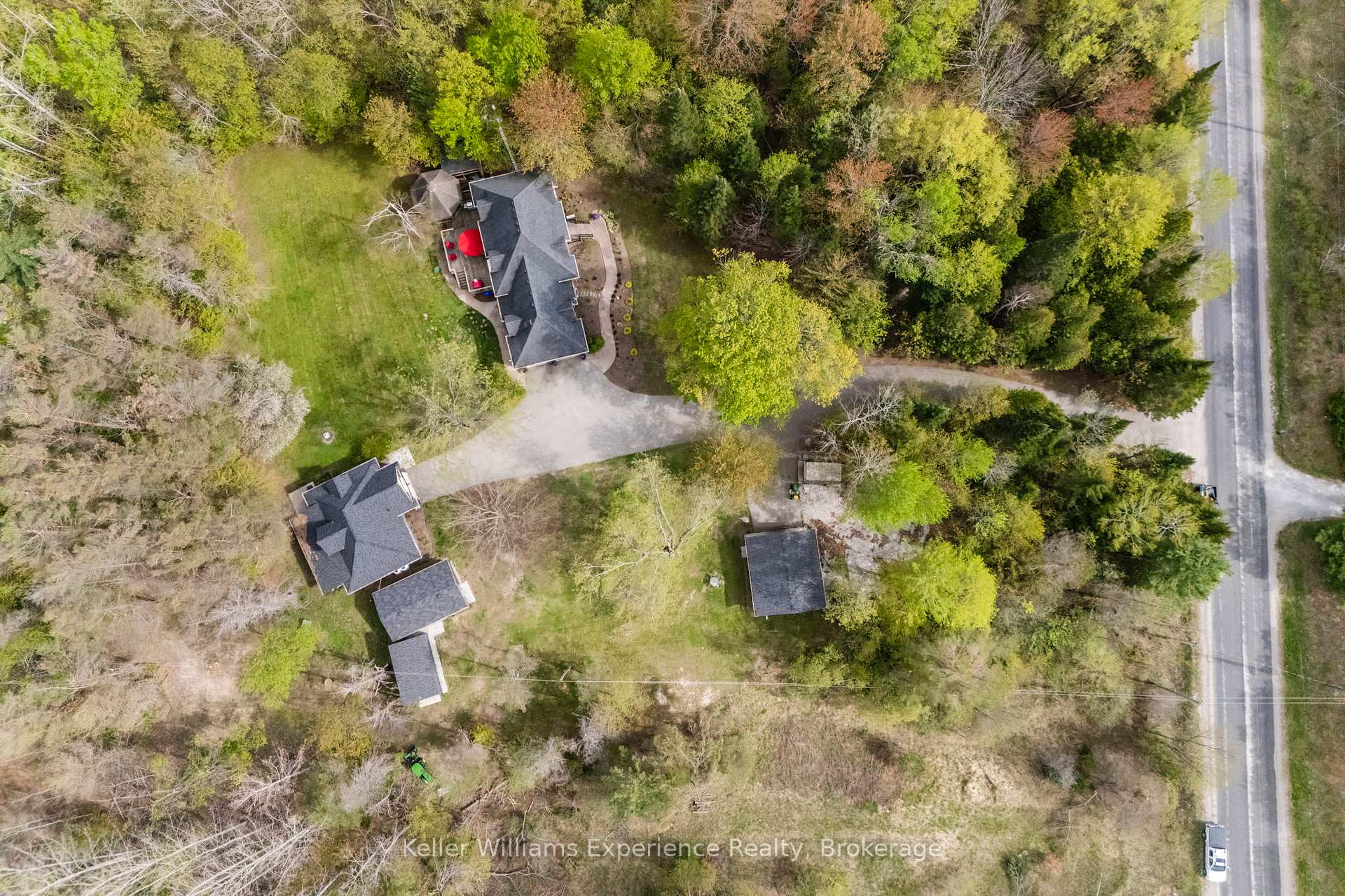Photo 1 of 1051 Old Second Road N, Springwater, Rural Springwater — HOMEH