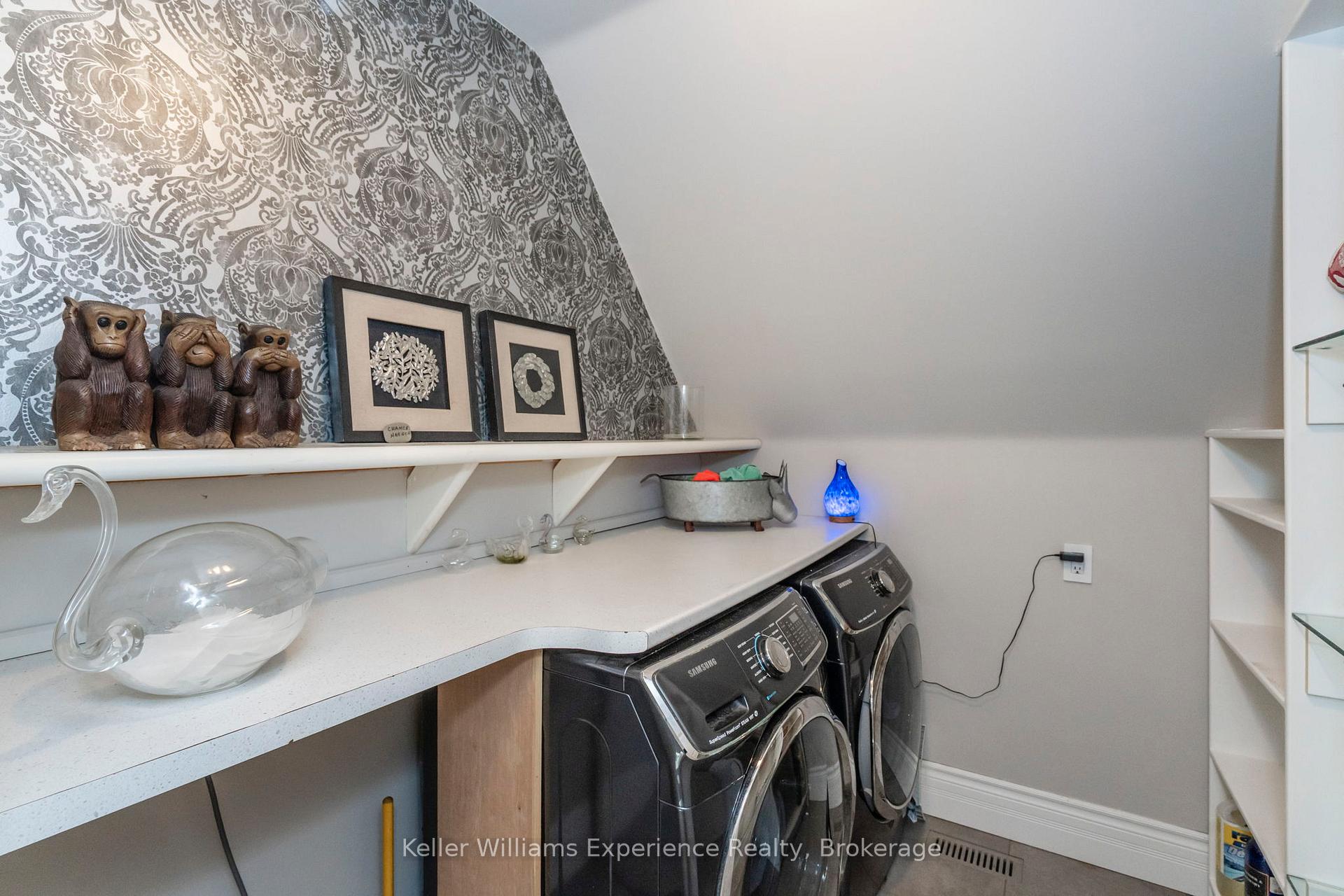 Photo 20 of 1051 Old Second Road N, Springwater, Rural Springwater — HOMEH