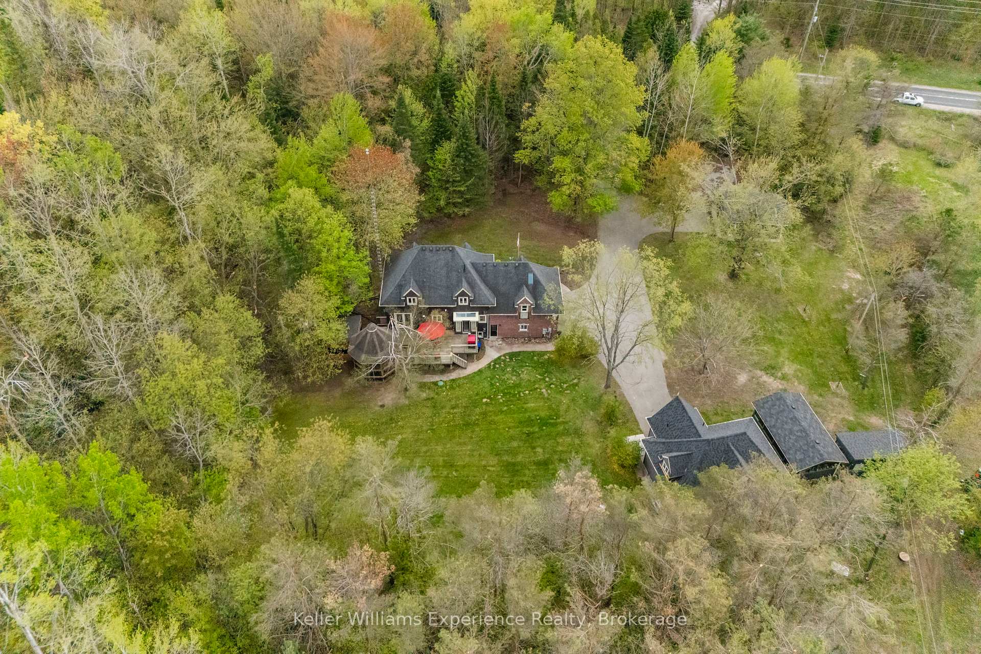 Photo 42 of 1051 Old Second Road N, Springwater, Rural Springwater — HOMEH