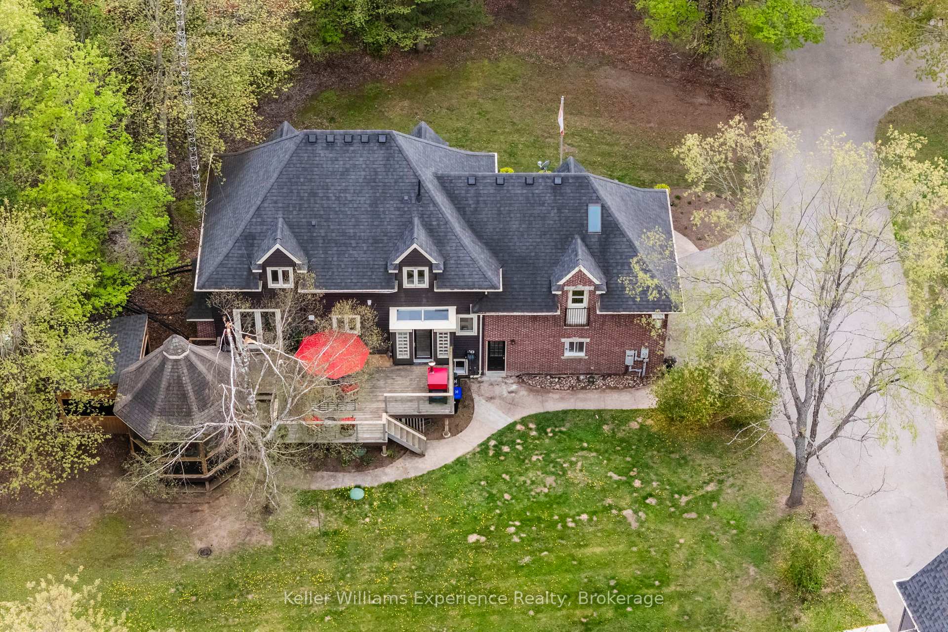 Photo 45 of 1051 Old Second Road N, Springwater, Rural Springwater — HOMEH