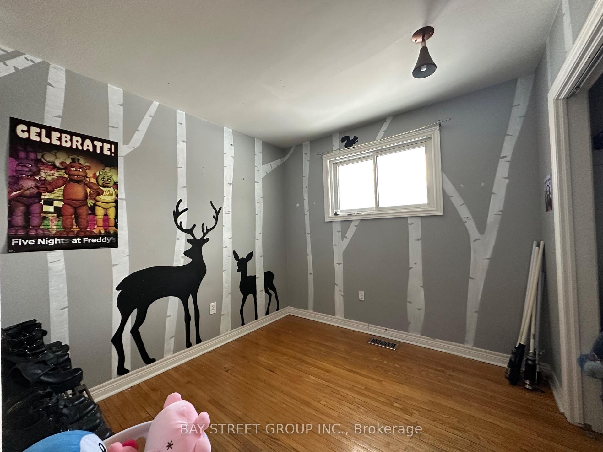Photo 3 of 8 Balmoral Place E, St. Catharines, Oakdale — HOMEH