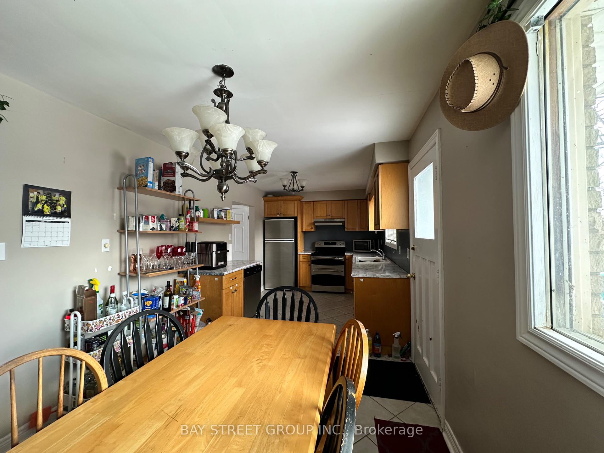 Photo 10 of 8 Balmoral Place E, St. Catharines, Oakdale — HOMEH