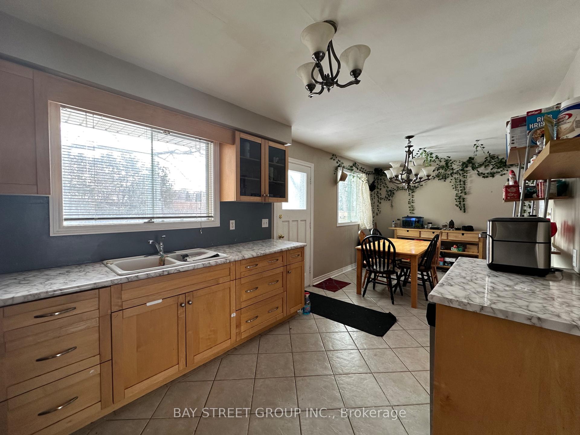 Photo 11 of 8 Balmoral Place E, St. Catharines, Oakdale — HOMEH