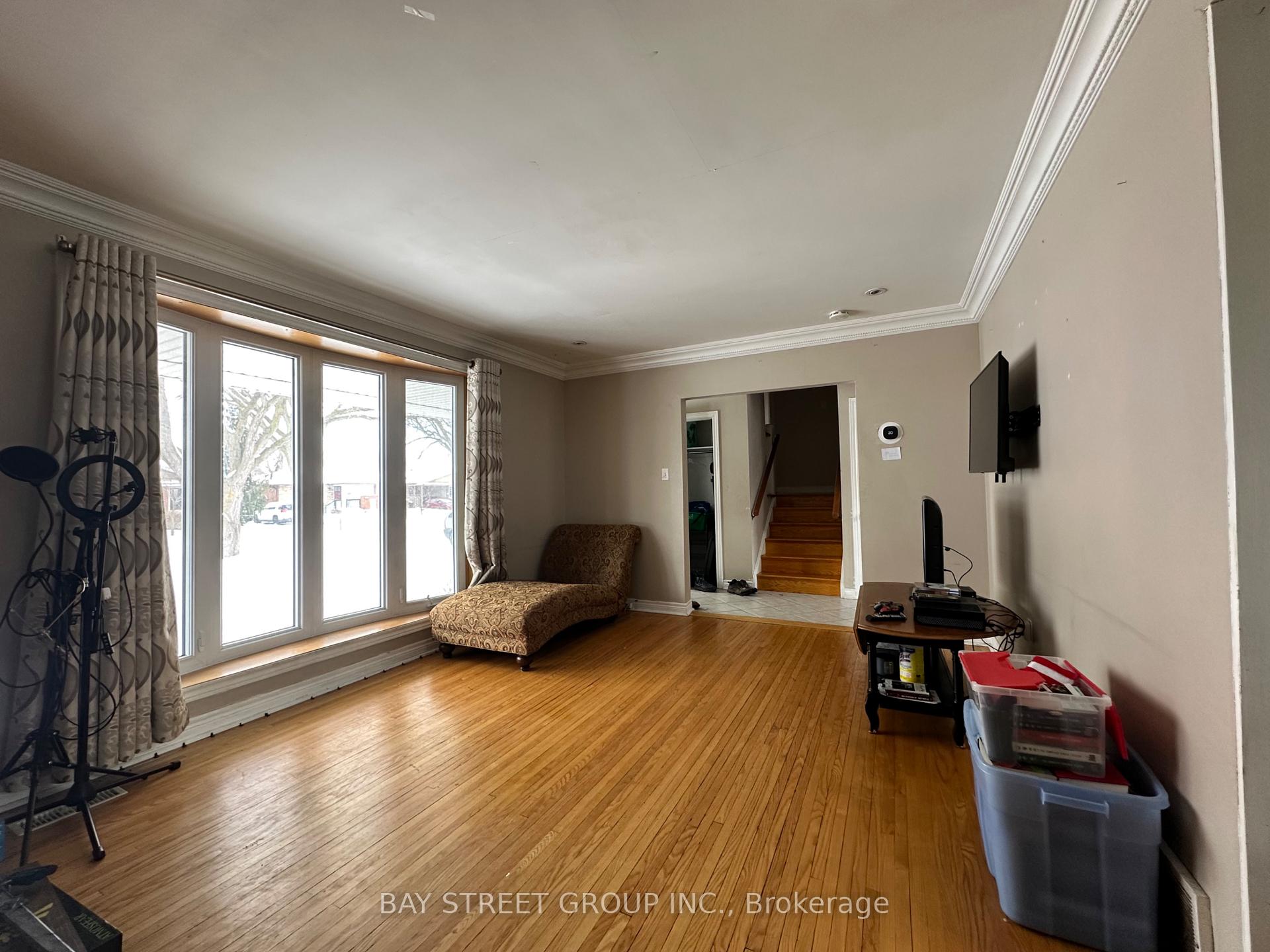 Photo 12 of 8 Balmoral Place E, St. Catharines, Oakdale — HOMEH