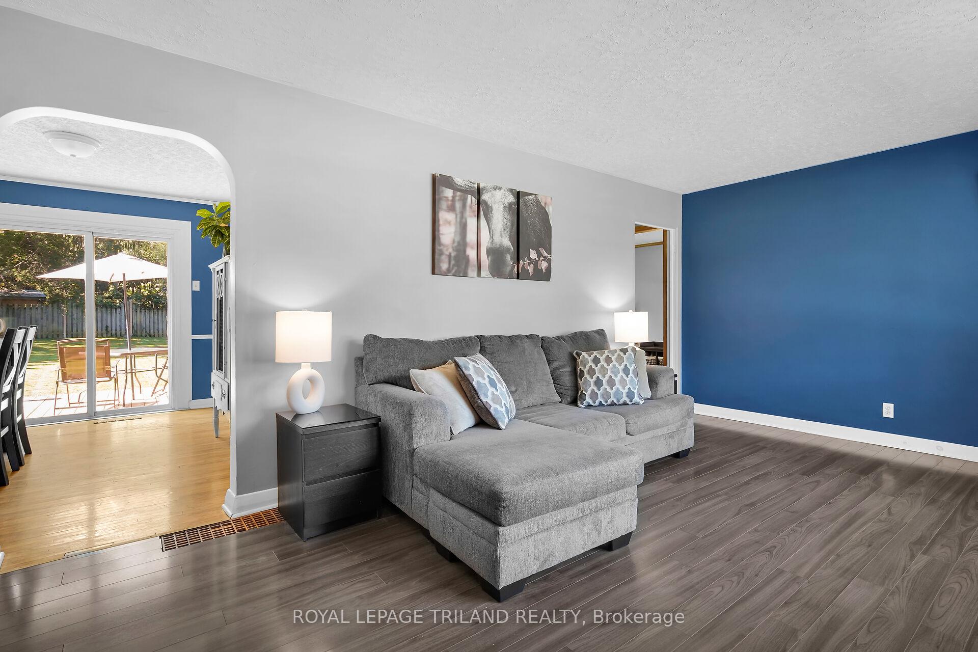 Photo 8 of 61 Churchill Crescent, St. Thomas — HOMEH