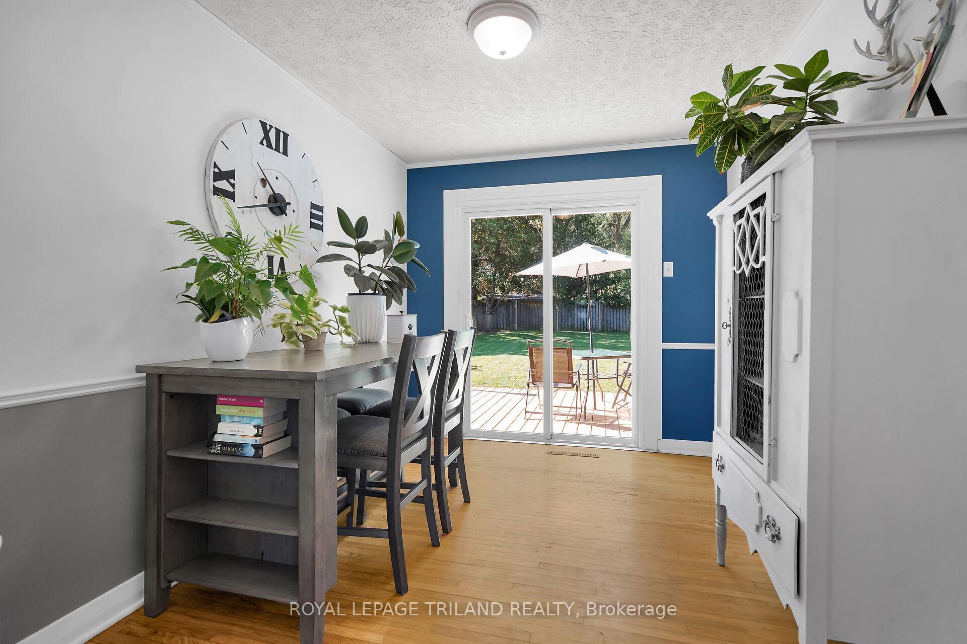 Photo 11 of 61 Churchill Crescent, St. Thomas — HOMEH