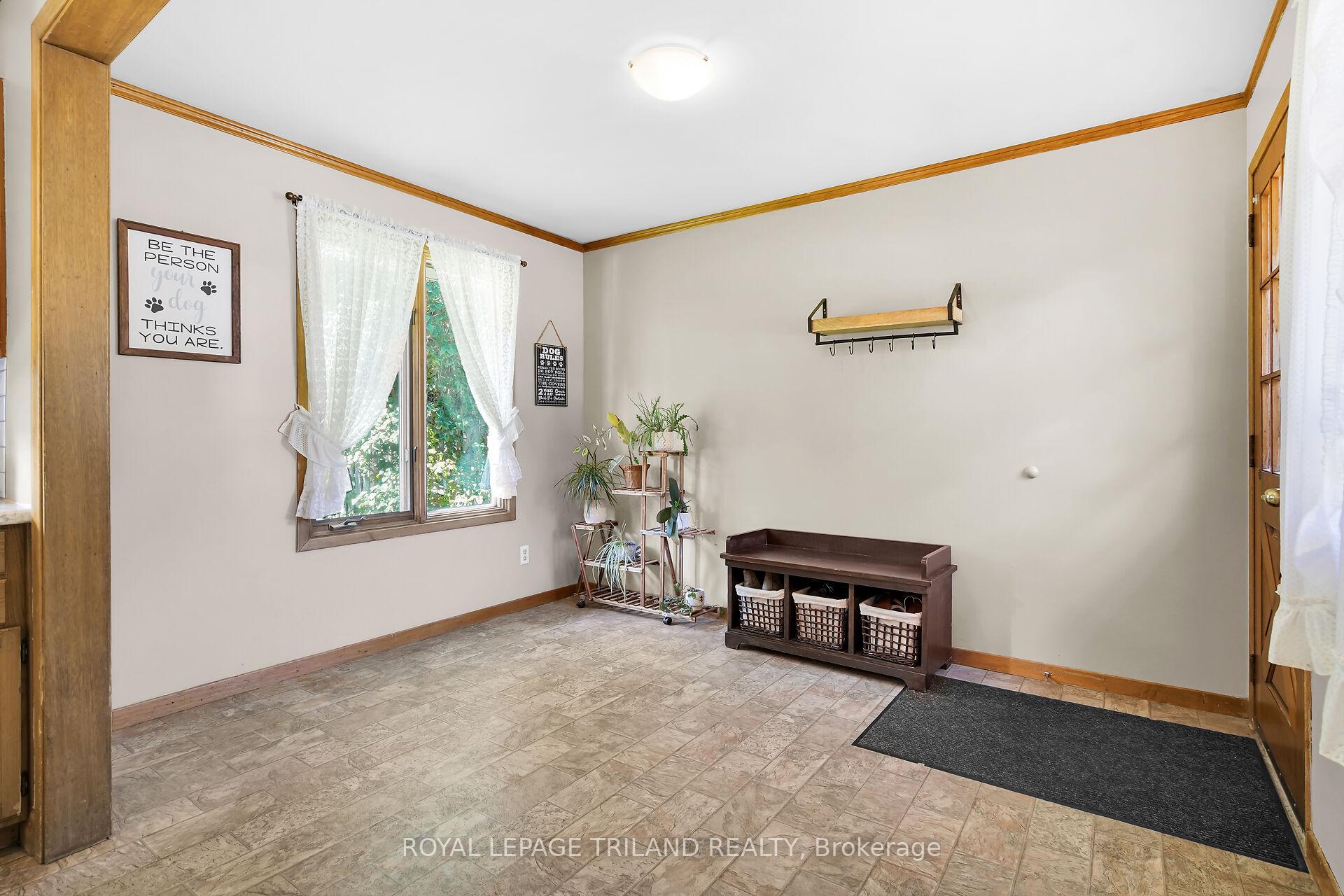 Photo 18 of 61 Churchill Crescent, St. Thomas — HOMEH