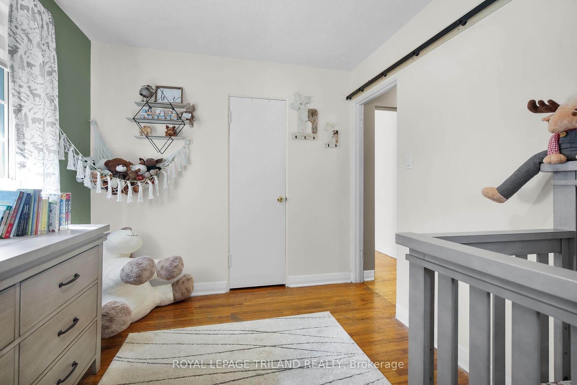 Photo 20 of 61 Churchill Crescent, St. Thomas — HOMEH