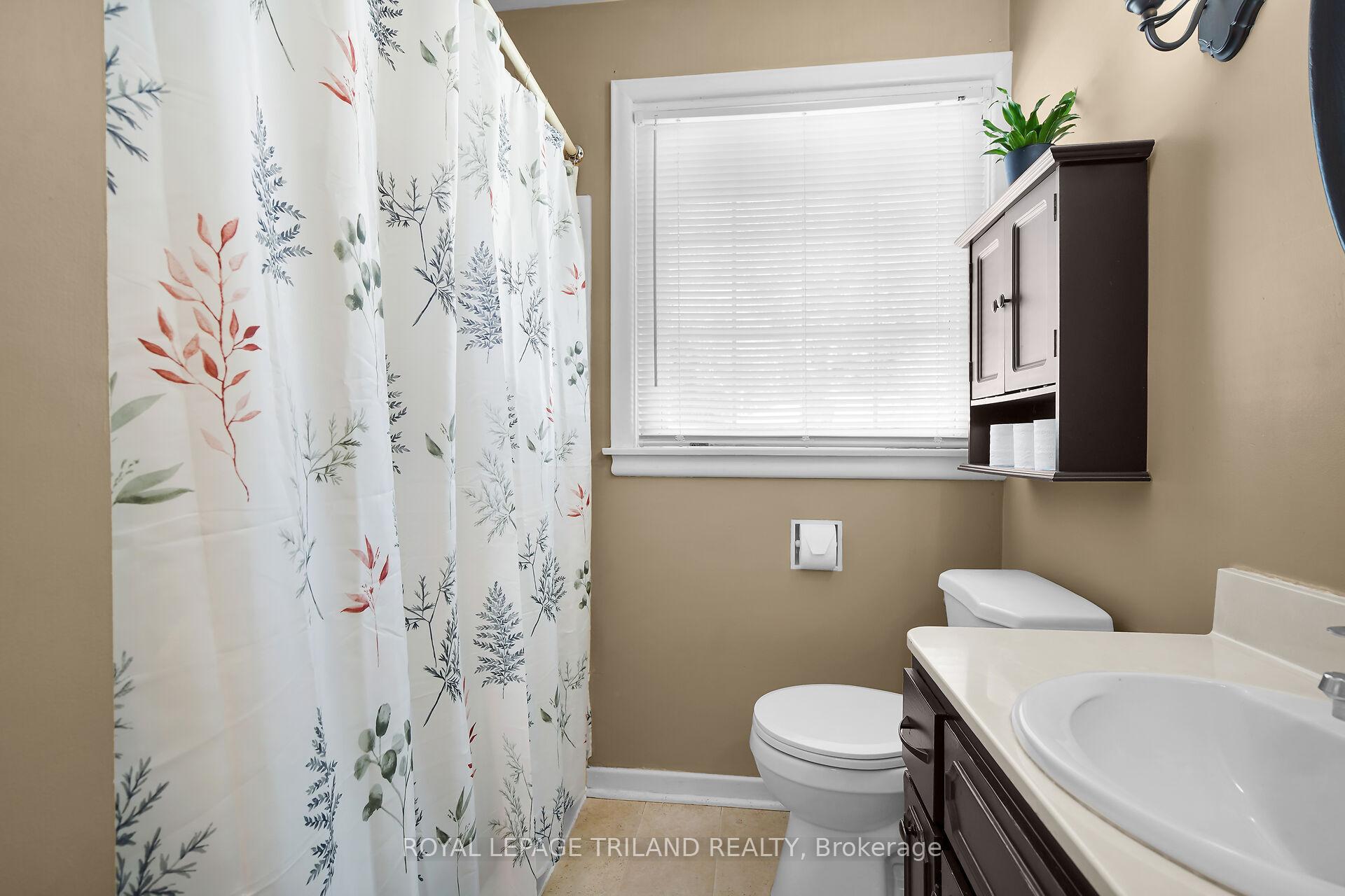 Photo 24 of 61 Churchill Crescent, St. Thomas — HOMEH