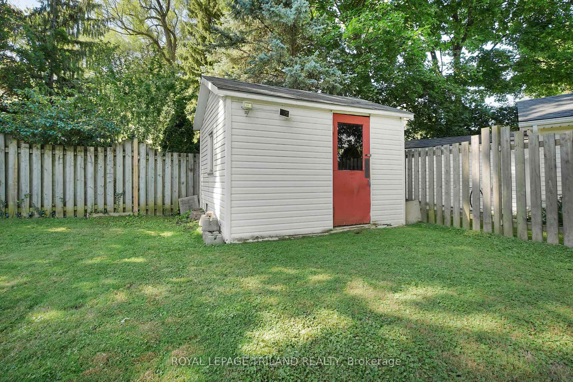Photo 33 of 61 Churchill Crescent, St. Thomas — HOMEH