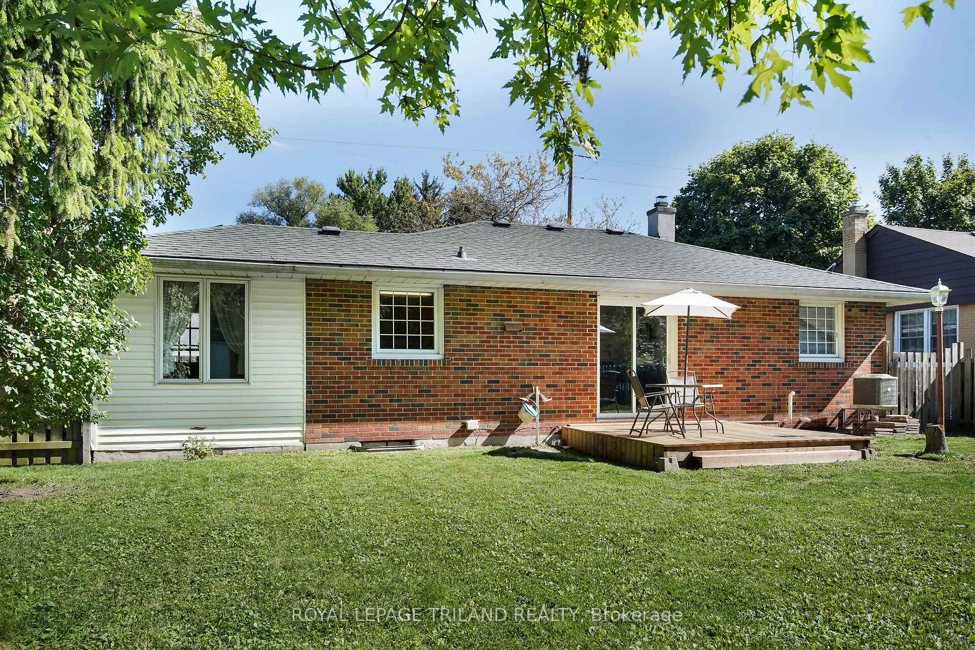 Photo 35 of 61 Churchill Crescent, St. Thomas — HOMEH