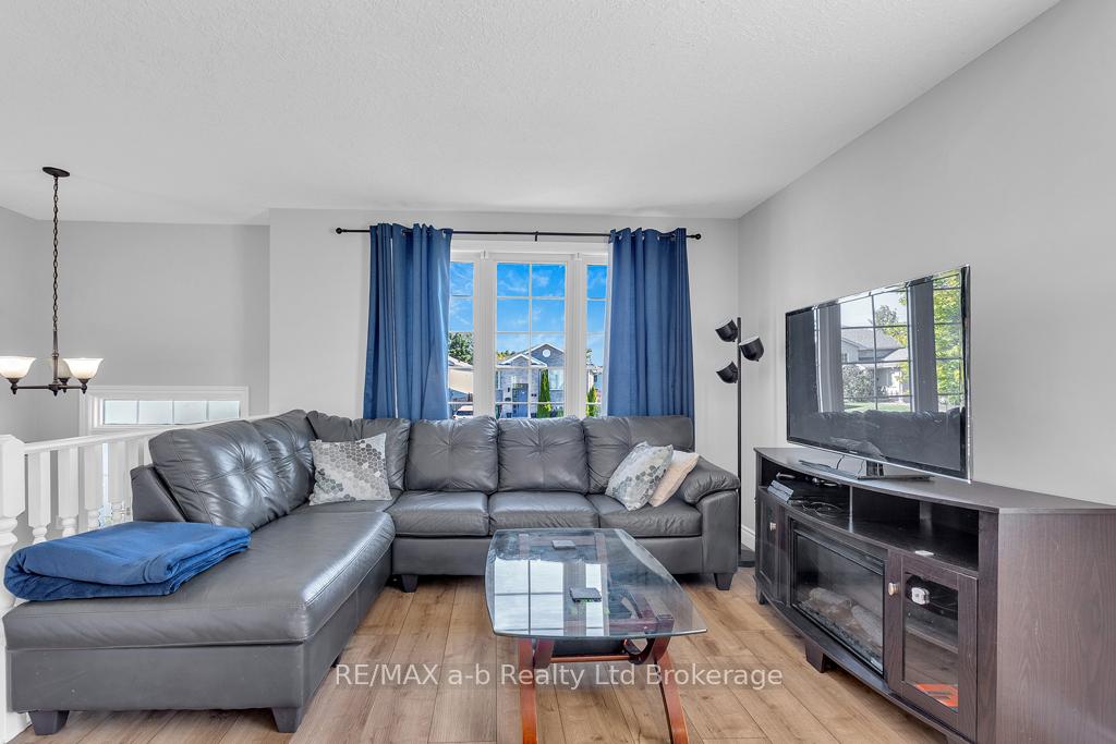 Photo 6 of 72 Ponsford Place, St. Thomas — HOMEH