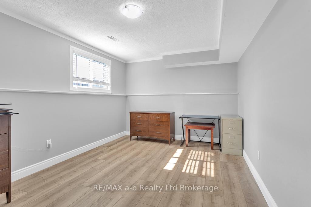 Photo 19 of 72 Ponsford Place, St. Thomas — HOMEH