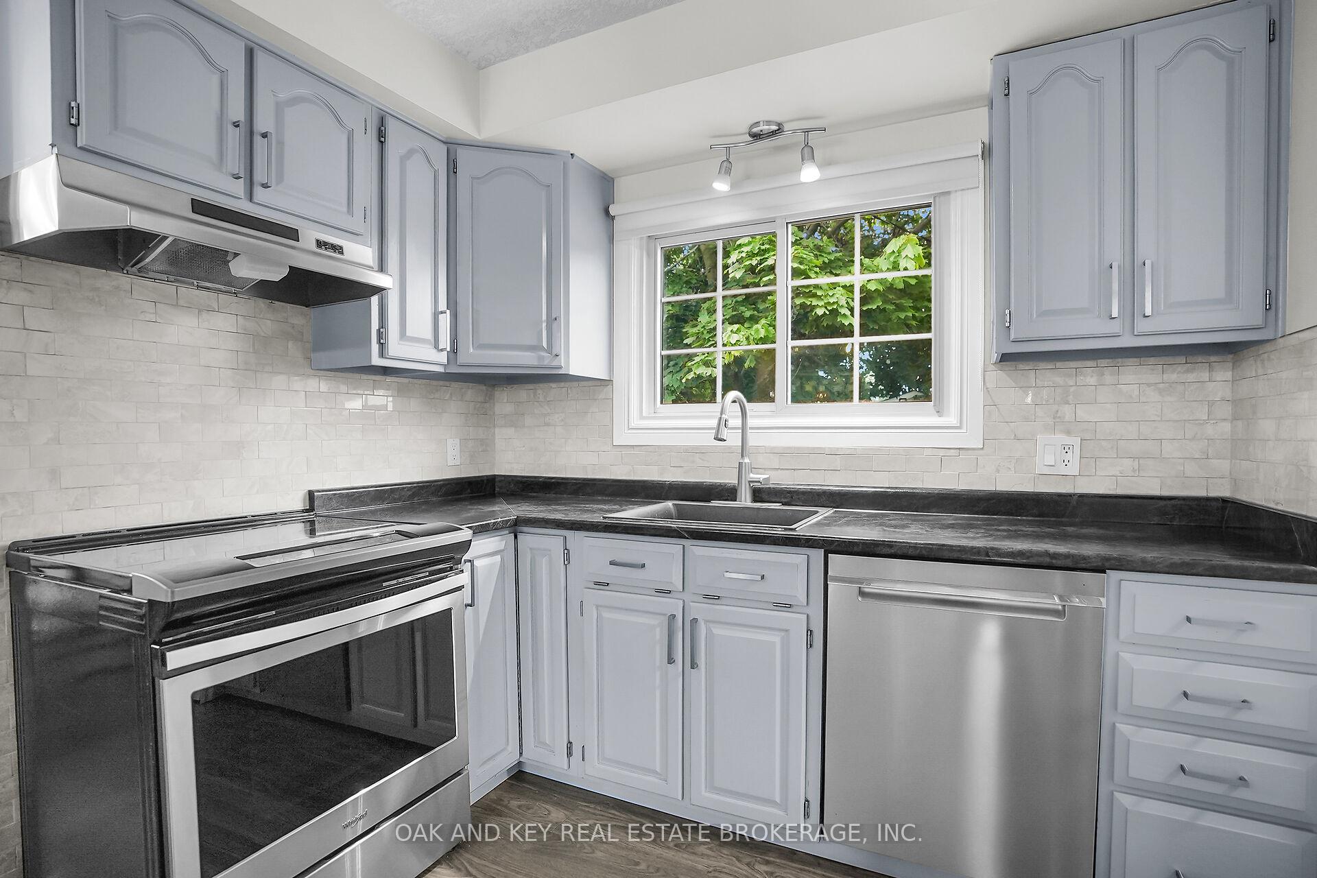 Photo 8 of 59 Dunwich Drive, St. Thomas — HOMEH
