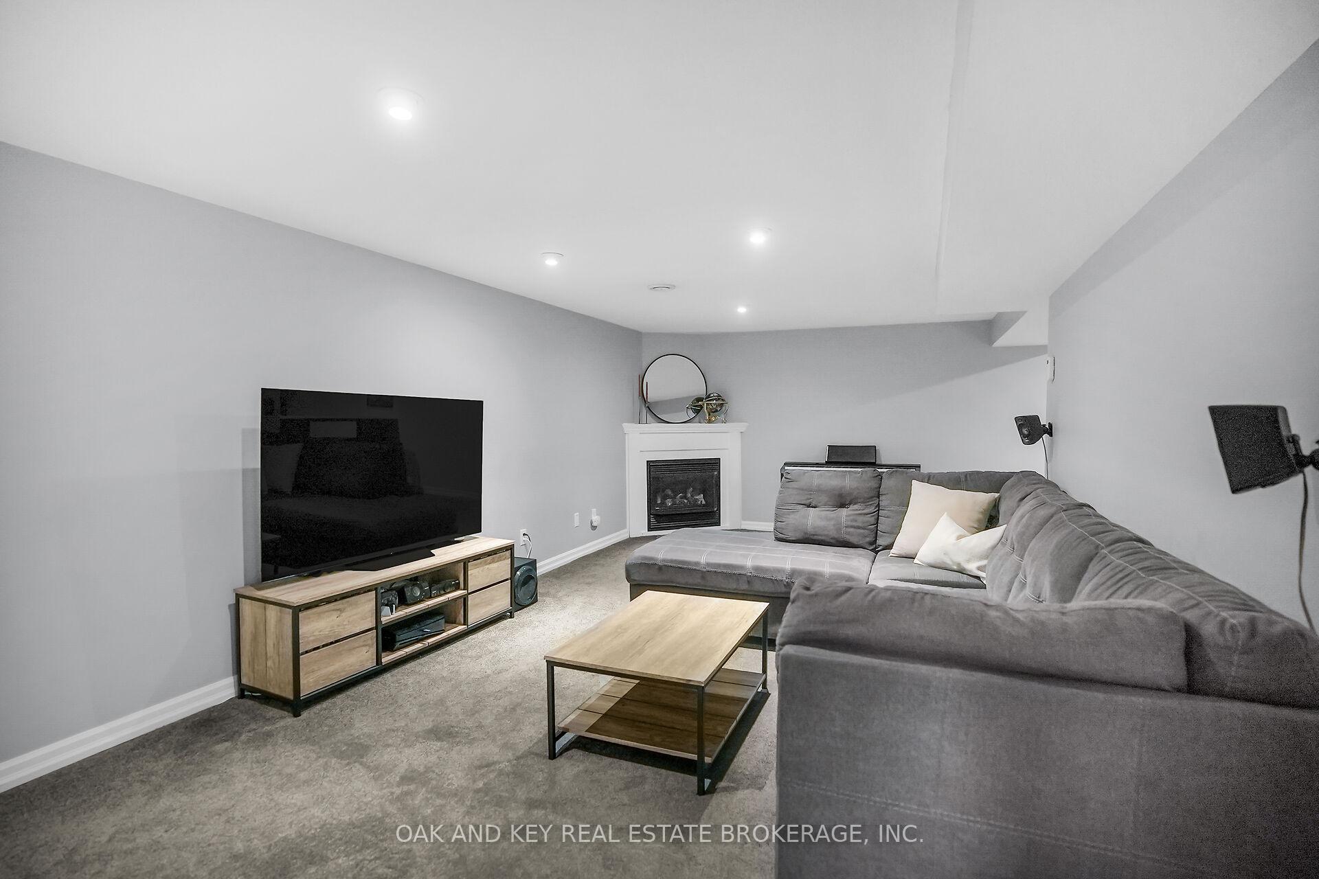 Photo 11 of 59 Dunwich Drive, St. Thomas — HOMEH