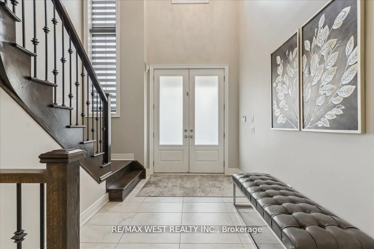 Photo 12 of 39 Condor Way, Vaughan, Kleinburg — HOMEH
