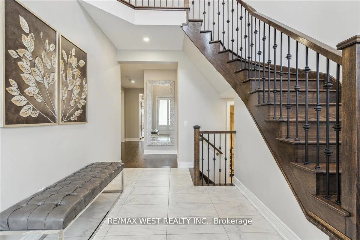 Photo 27 of 39 Condor Way, Vaughan, Kleinburg — HOMEH