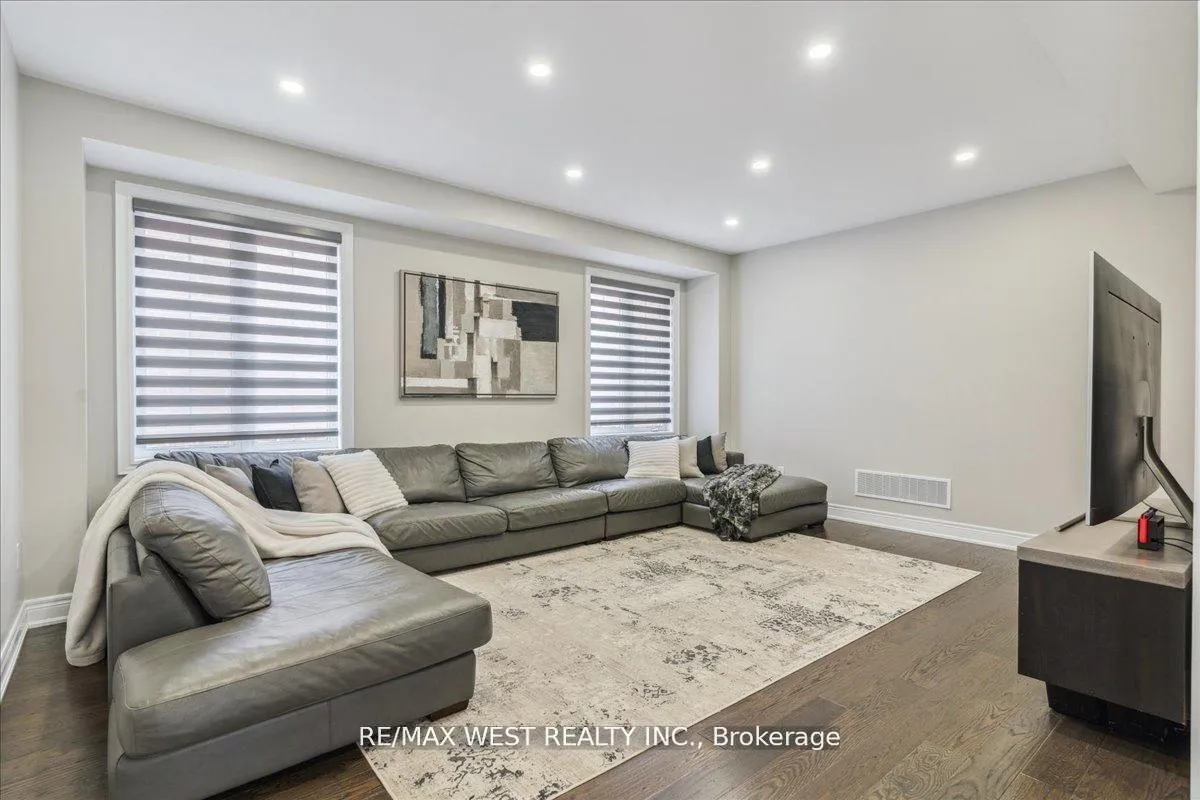 Photo 43 of 39 Condor Way, Vaughan, Kleinburg — HOMEH