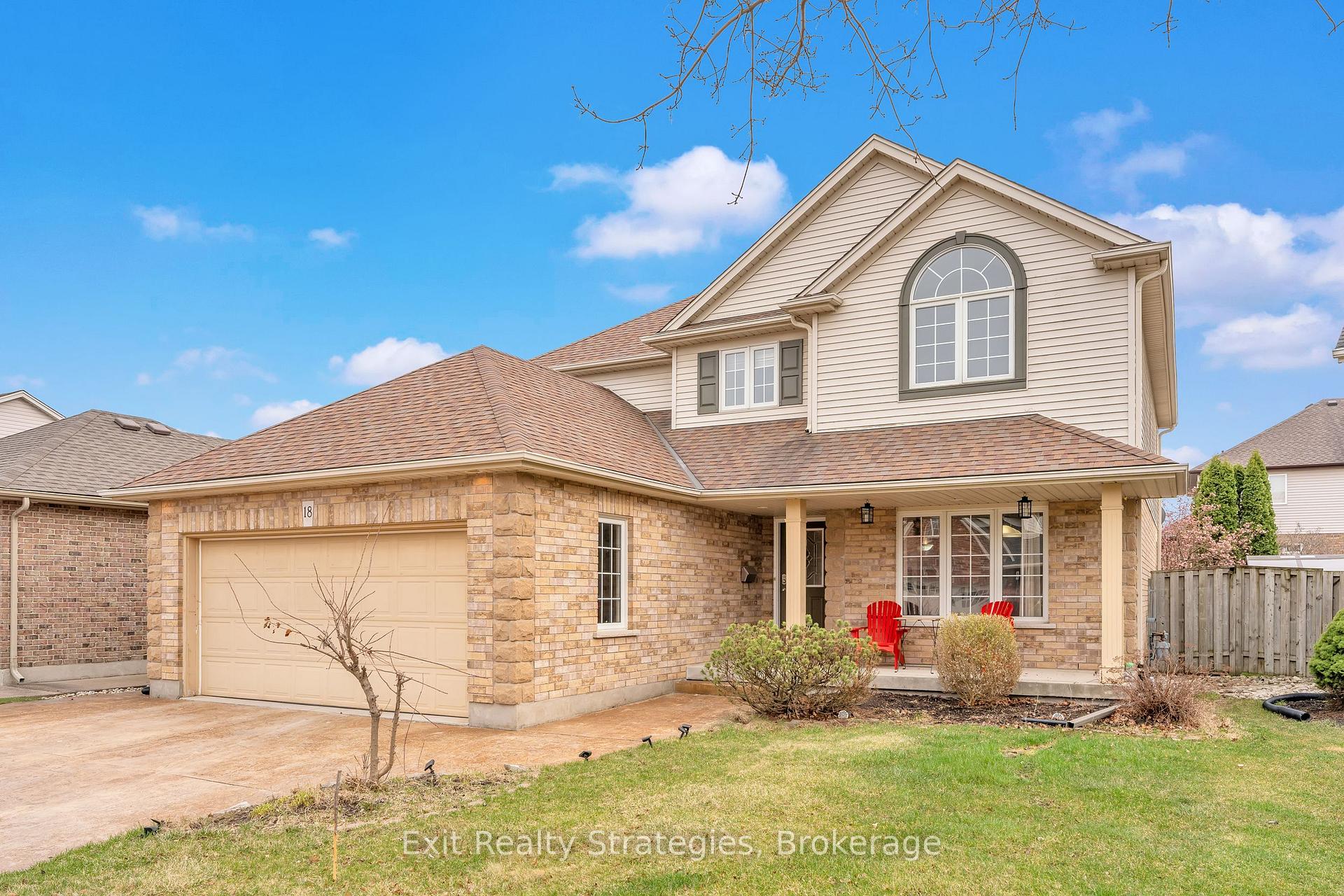 Photo 3 of 18 Briarwood Drive, St. Catharines, Rykert/Vansickle — HOMEH