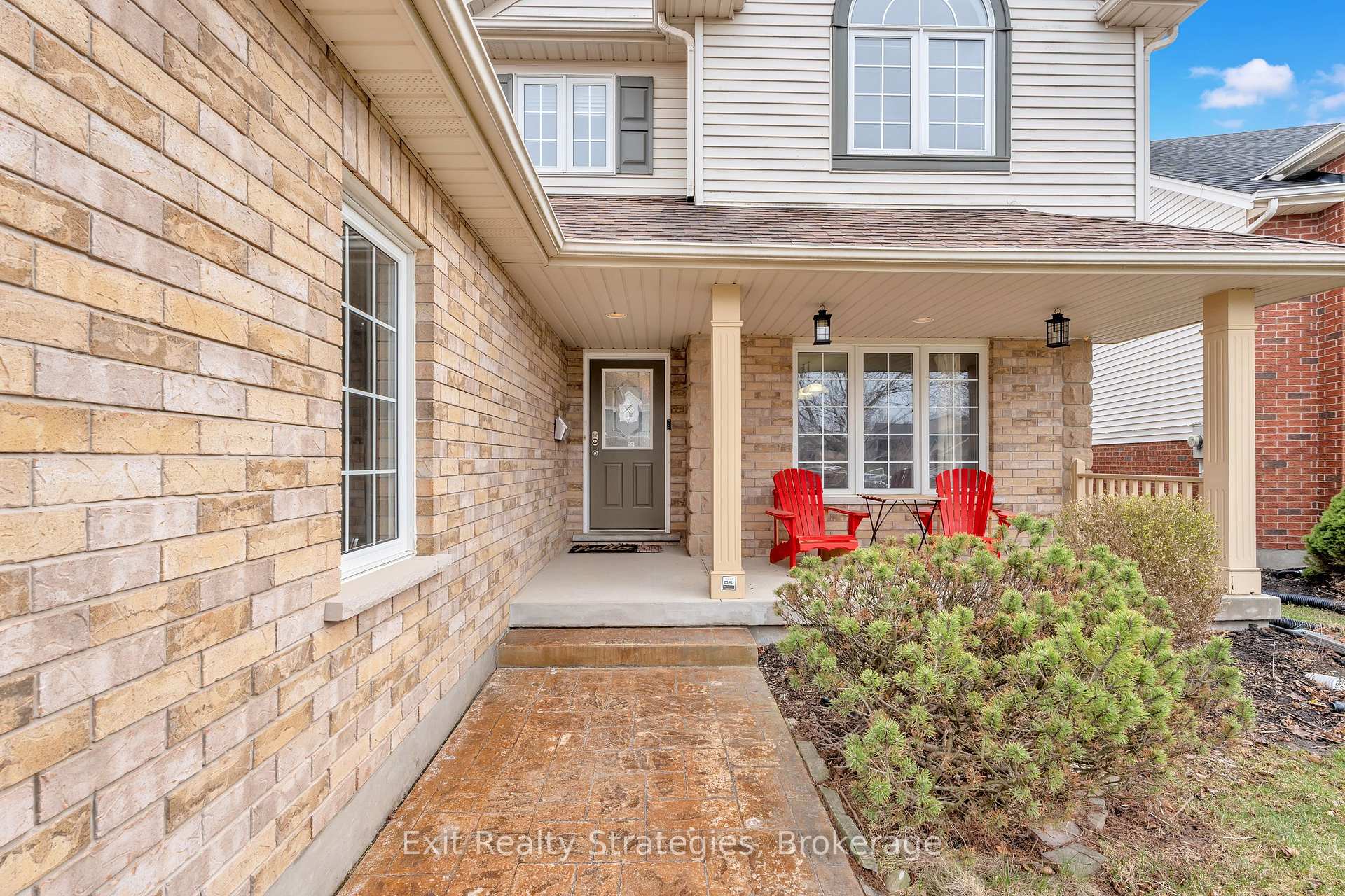 Photo 4 of 18 Briarwood Drive, St. Catharines, Rykert/Vansickle — HOMEH