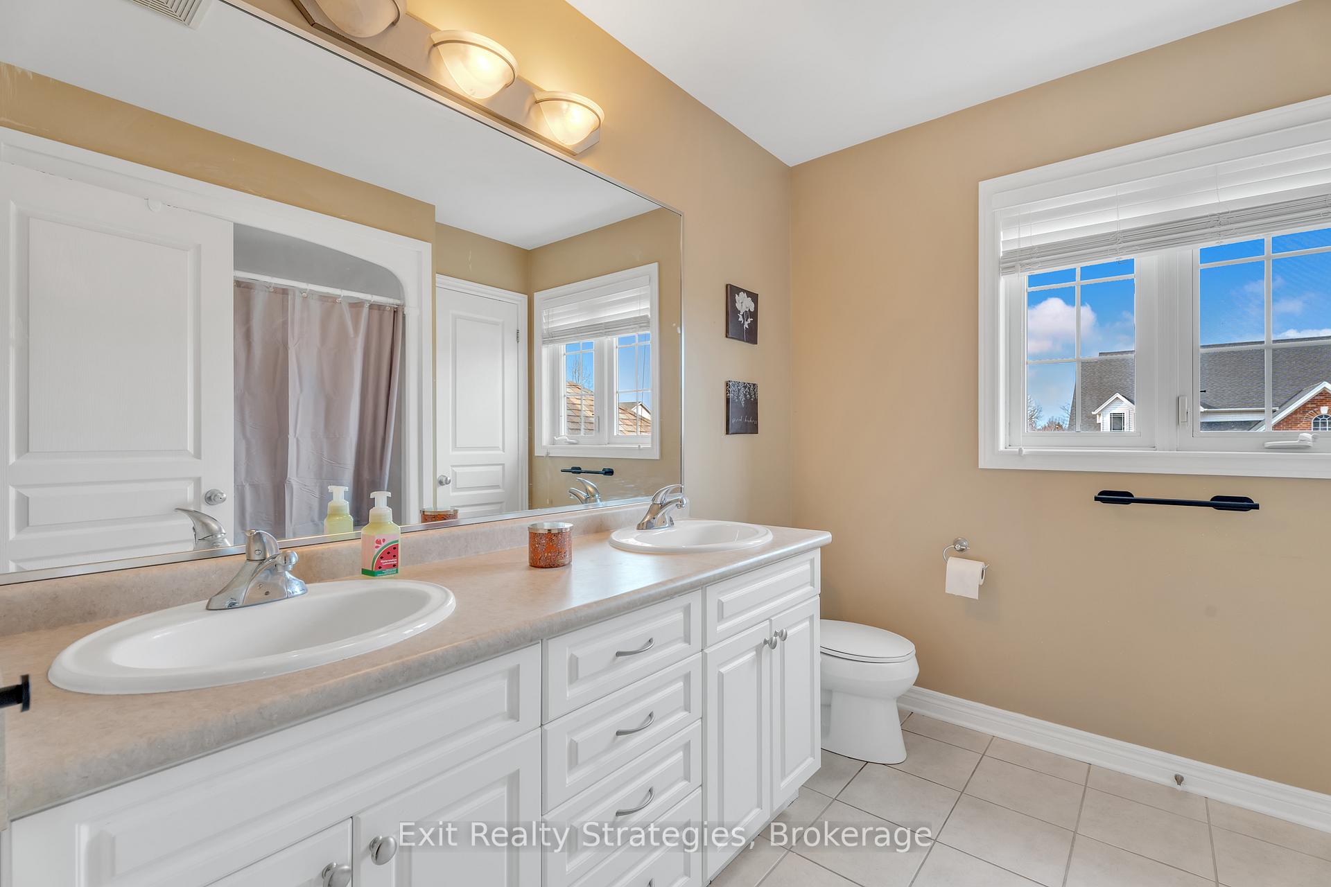 Photo 20 of 18 Briarwood Drive, St. Catharines, Rykert/Vansickle — HOMEH