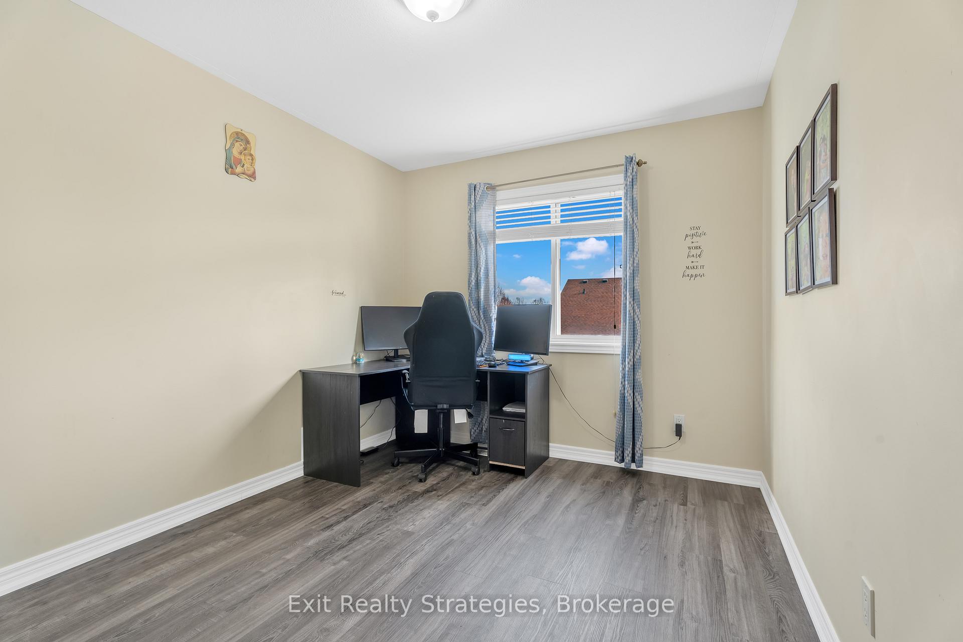 Photo 28 of 18 Briarwood Drive, St. Catharines, Rykert/Vansickle — HOMEH