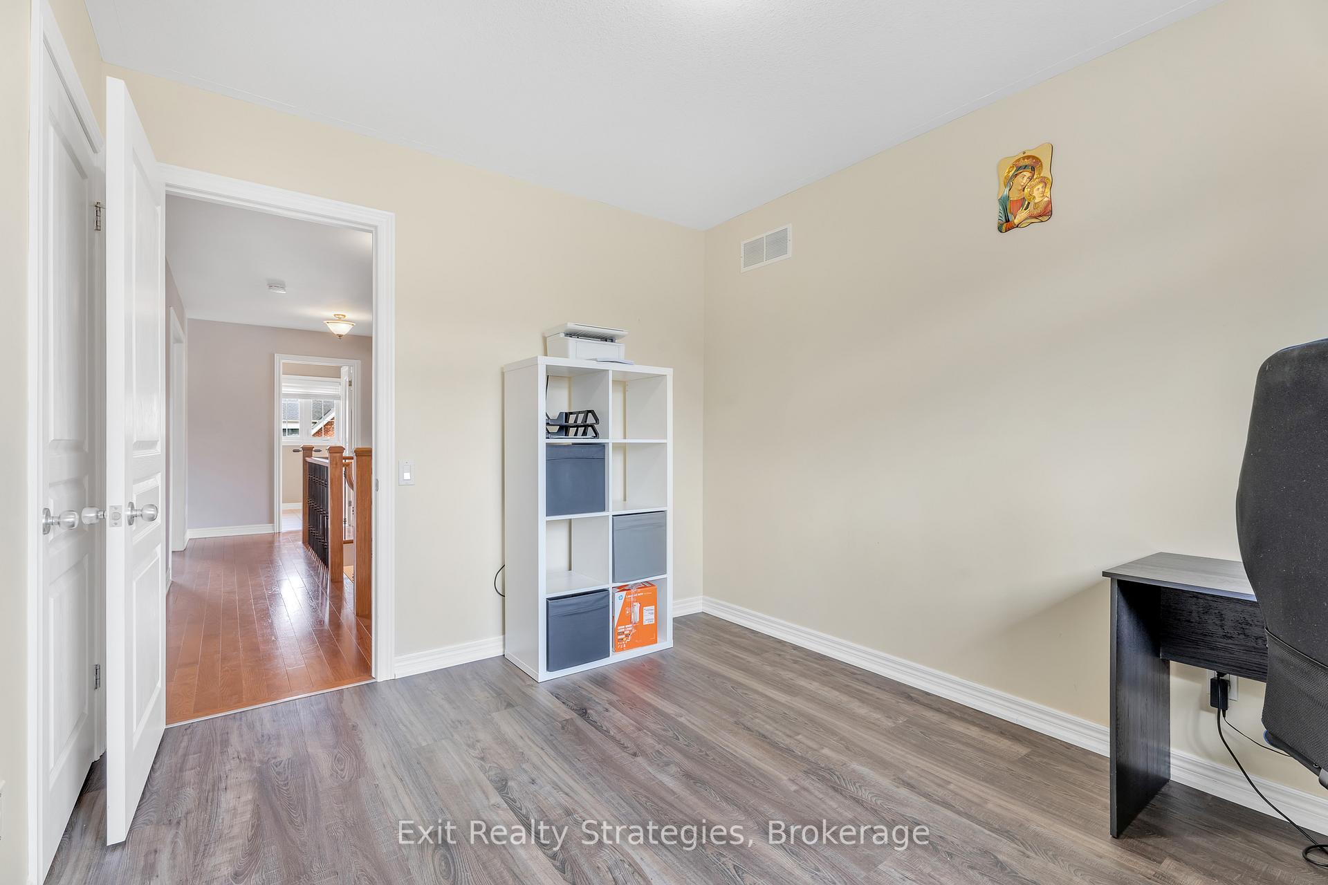 Photo 29 of 18 Briarwood Drive, St. Catharines, Rykert/Vansickle — HOMEH