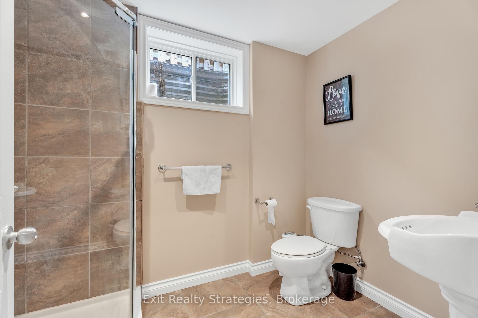 Photo 35 of 18 Briarwood Drive, St. Catharines, Rykert/Vansickle — HOMEH