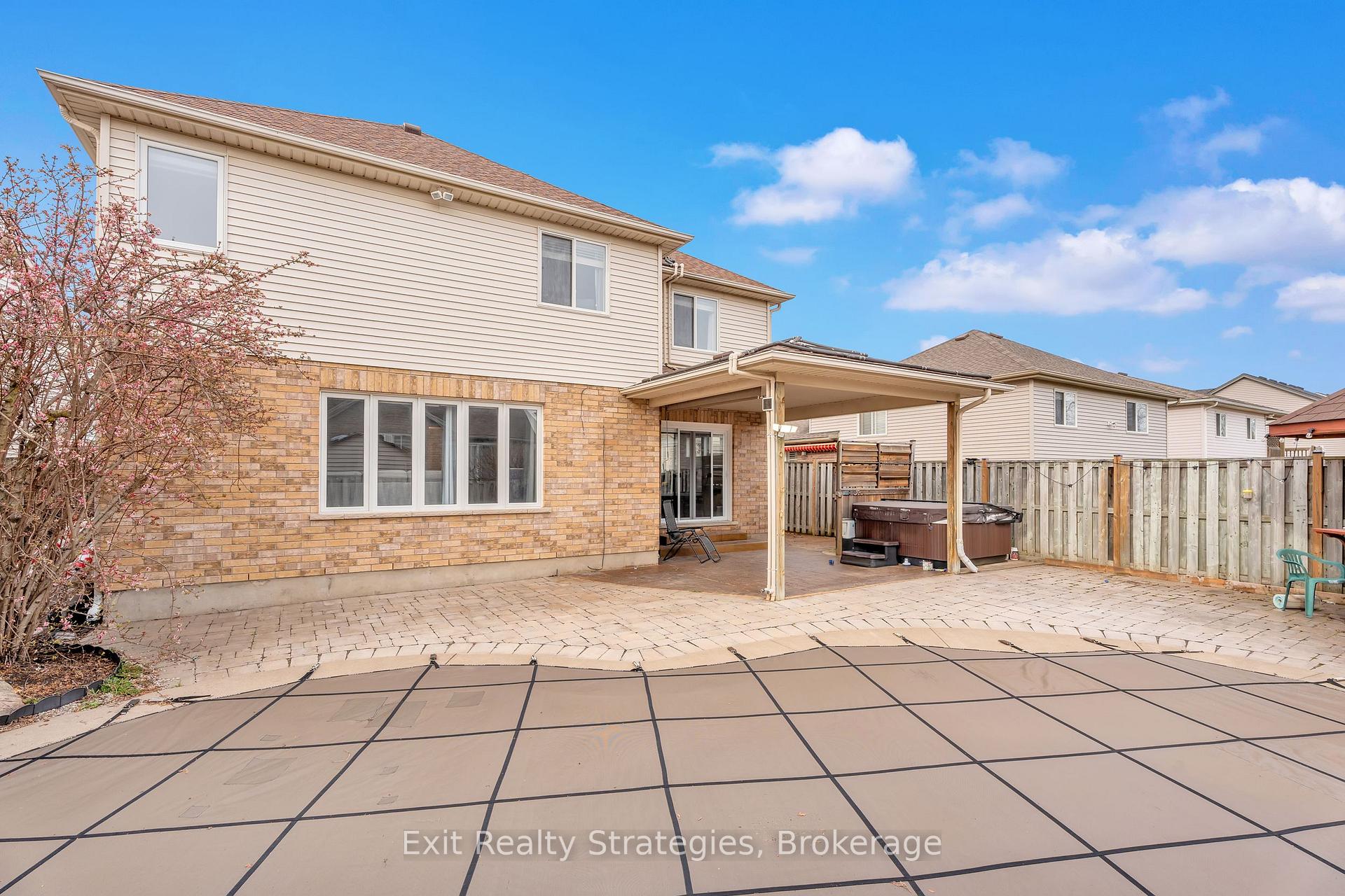 Photo 40 of 18 Briarwood Drive, St. Catharines, Rykert/Vansickle — HOMEH