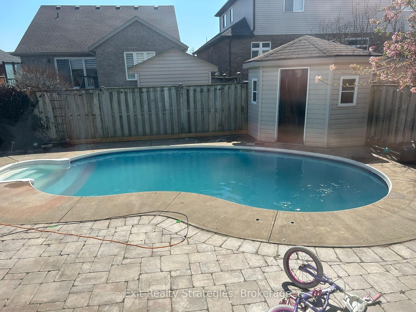 Photo 42 of 18 Briarwood Drive, St. Catharines, Rykert/Vansickle — HOMEH