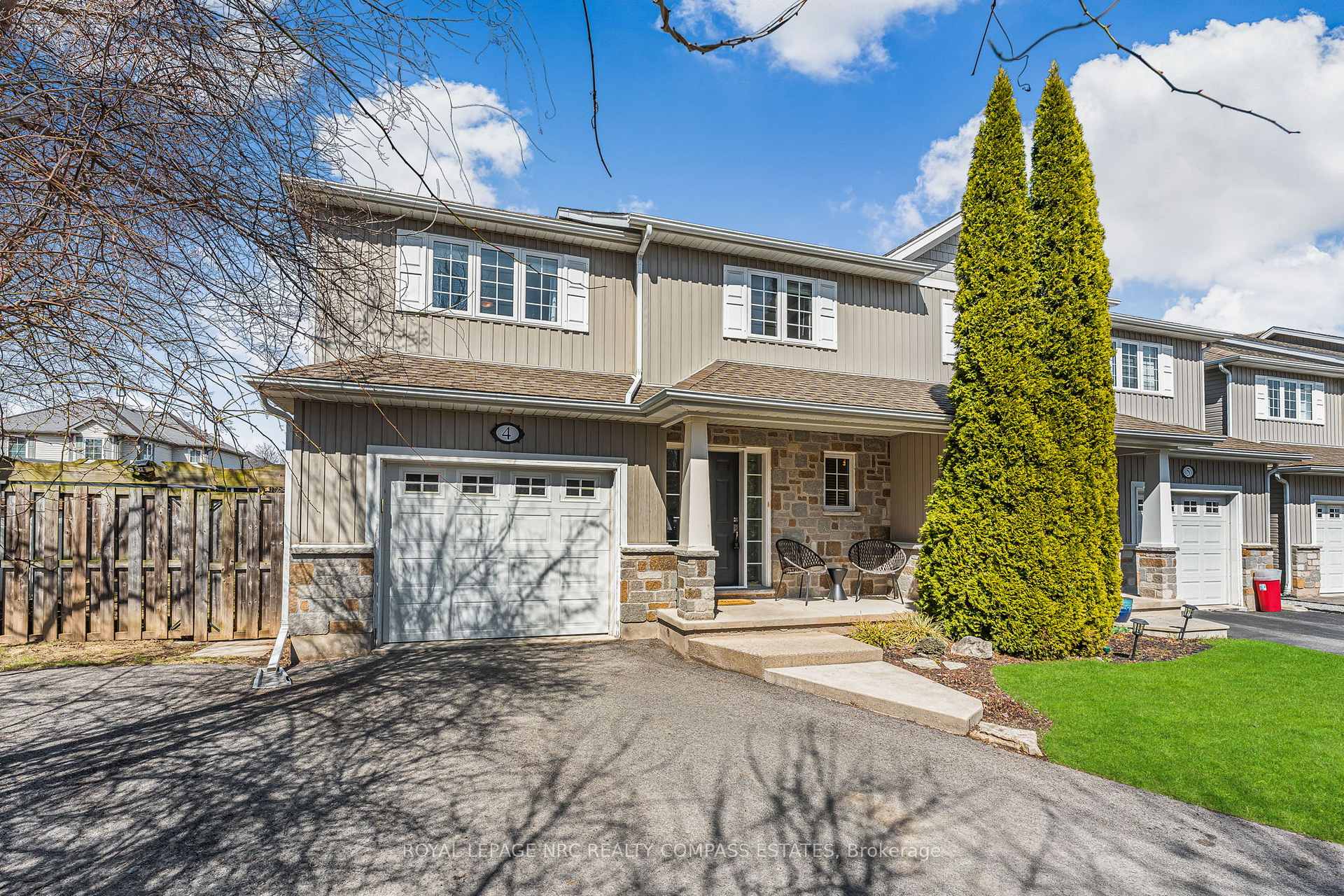 Photo 2 of Unit 4, 41 Broadway Avenue, St. Catharines, Port Weller — HOMEH