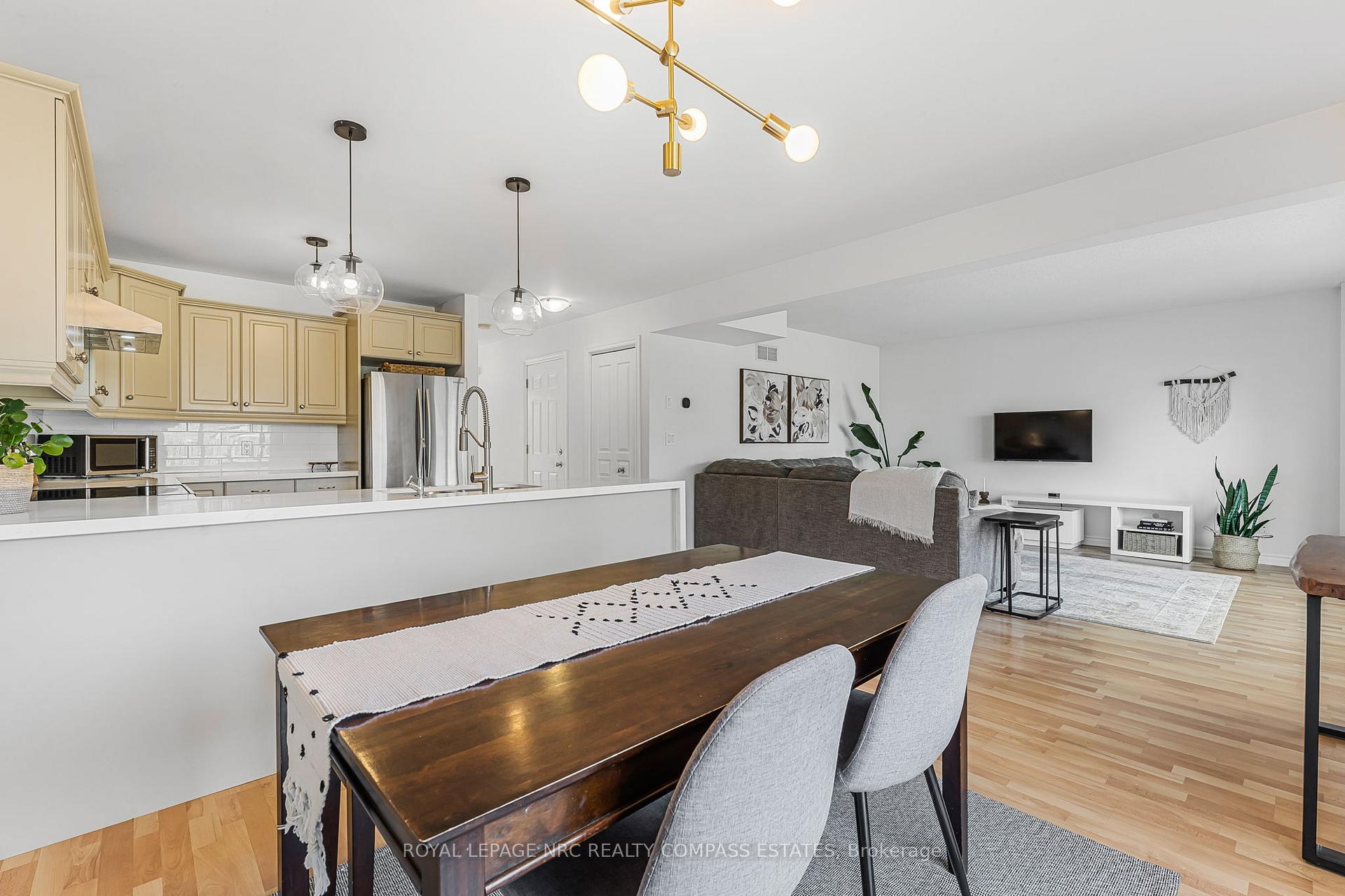 Photo 15 of Unit 4, 41 Broadway Avenue, St. Catharines, Port Weller — HOMEH