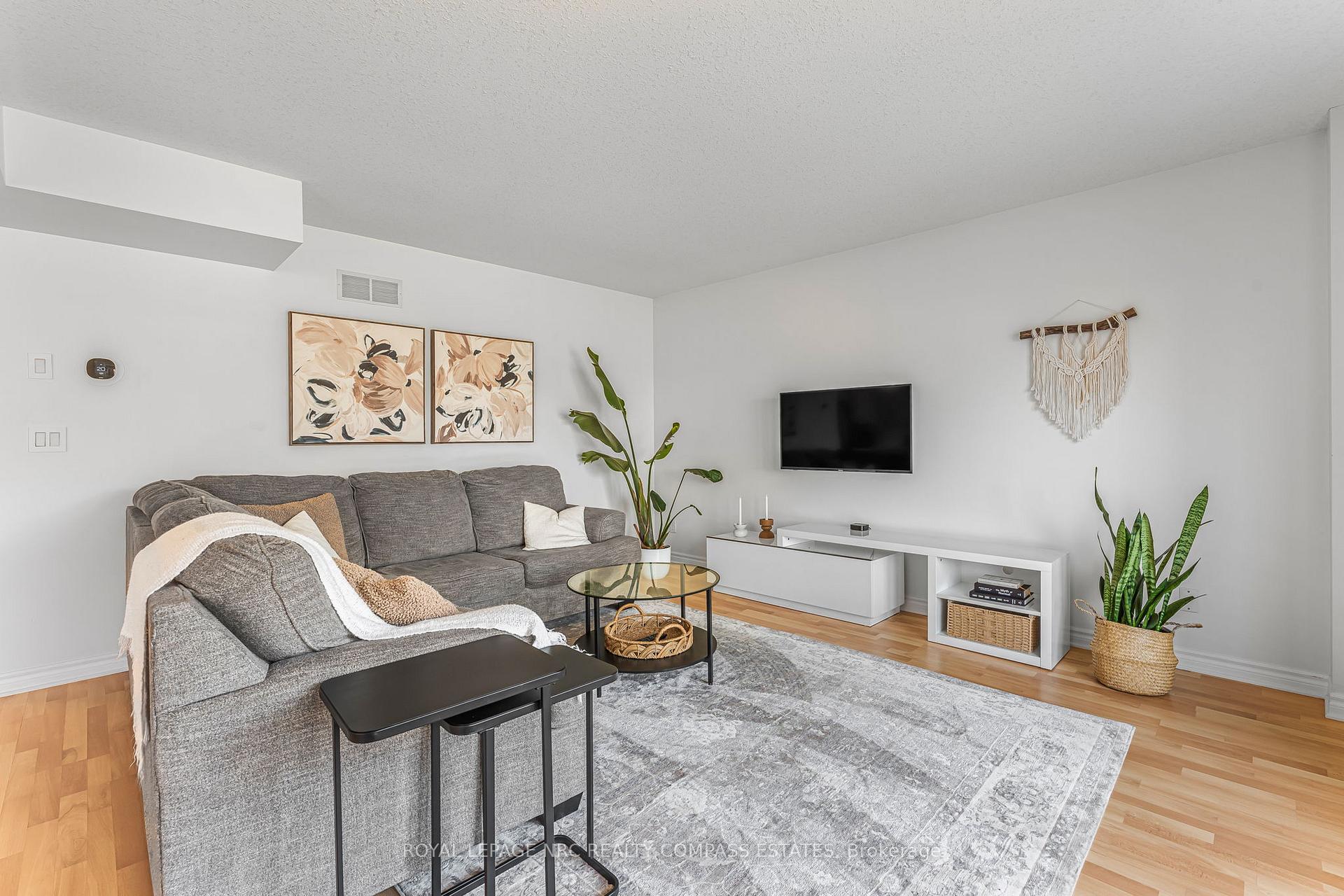 Photo 16 of Unit 4, 41 Broadway Avenue, St. Catharines, Port Weller — HOMEH