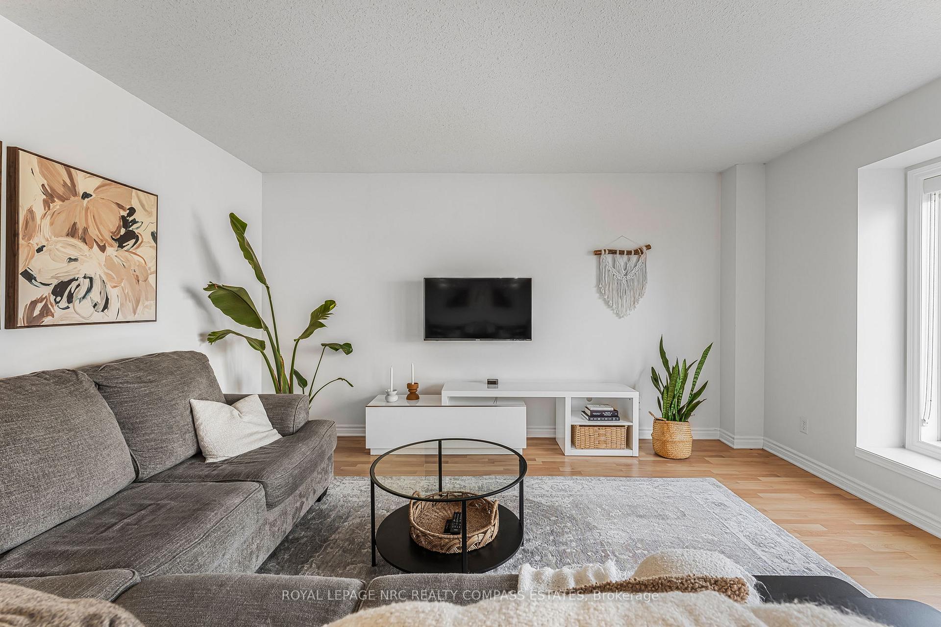 Photo 17 of Unit 4, 41 Broadway Avenue, St. Catharines, Port Weller — HOMEH