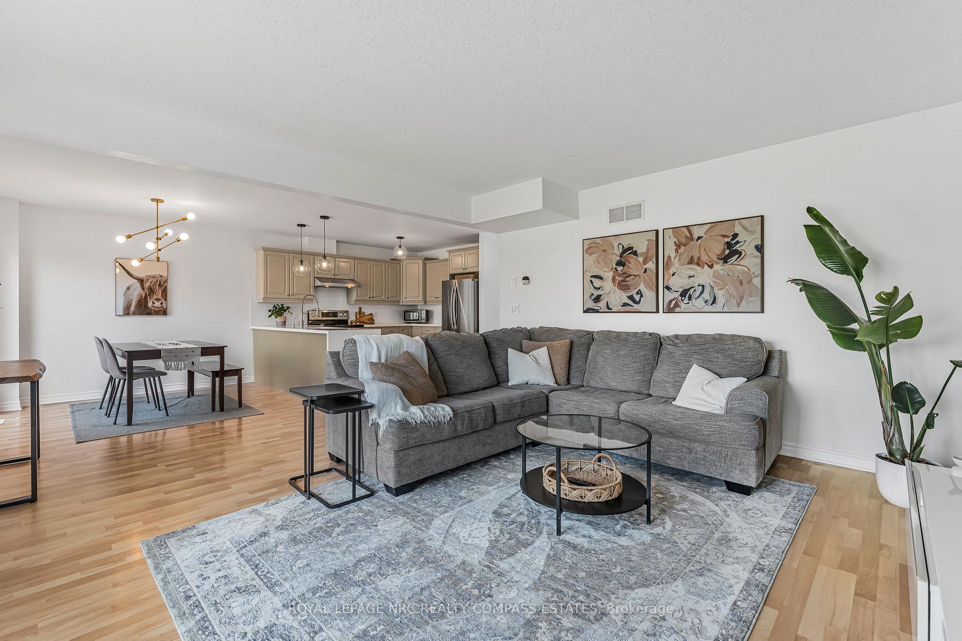 Photo 19 of Unit 4, 41 Broadway Avenue, St. Catharines, Port Weller — HOMEH