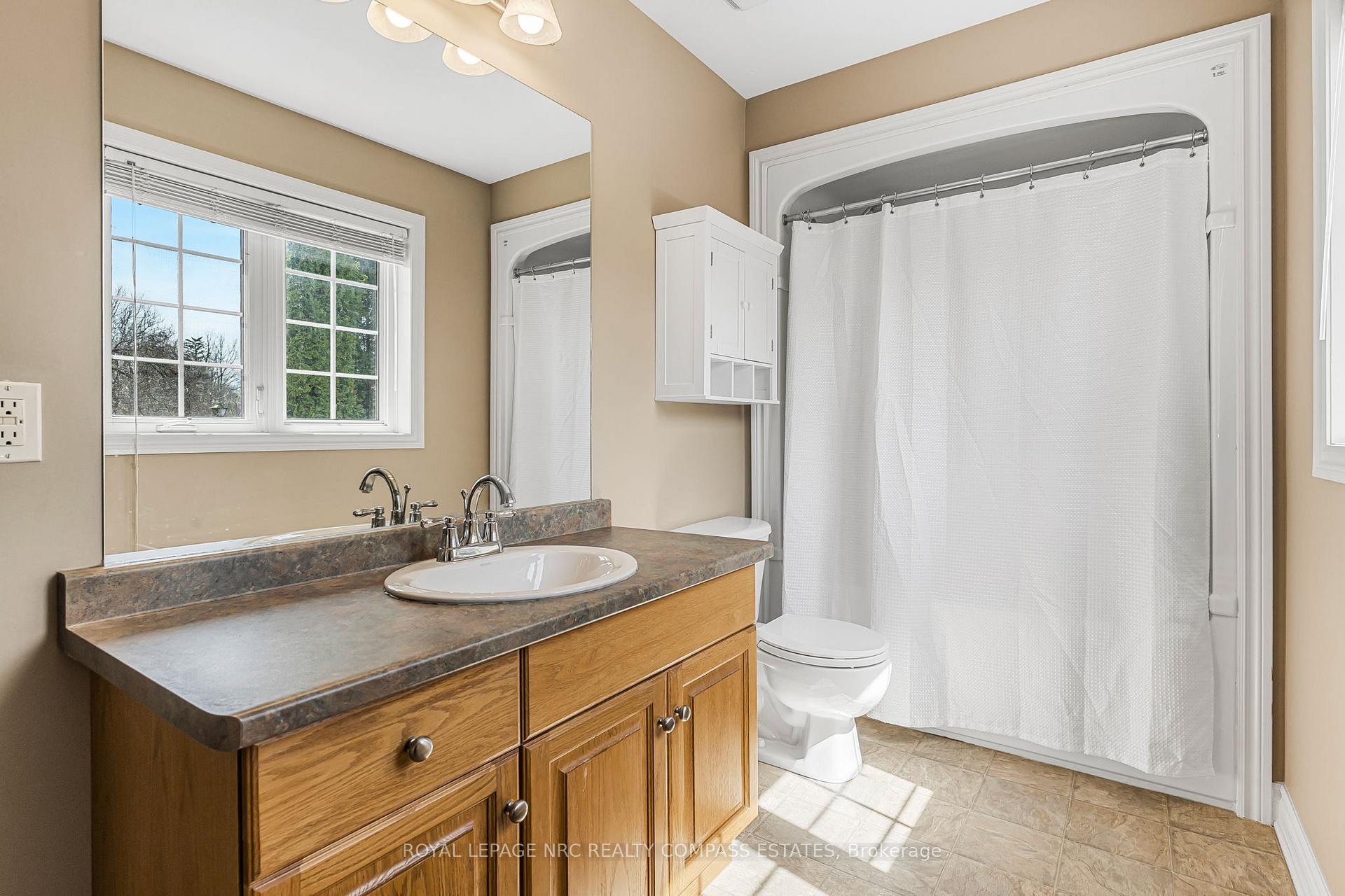 Photo 26 of Unit 4, 41 Broadway Avenue, St. Catharines, Port Weller — HOMEH